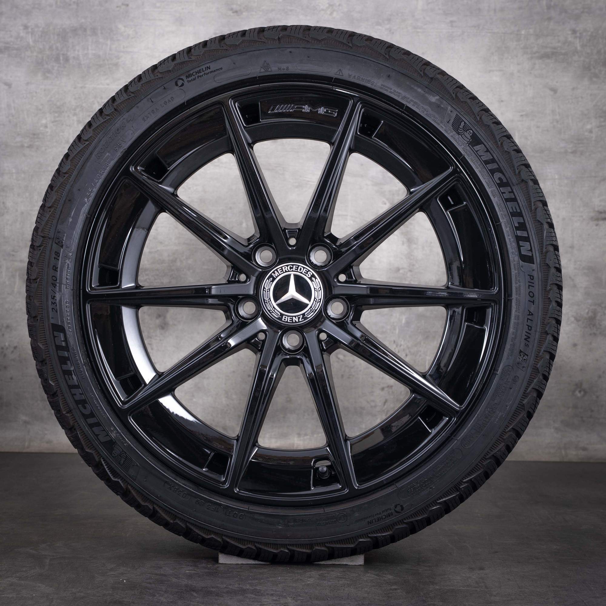 Originale Mercedes-Benz CLA 35 AMG vinterhjul 18 tommer C118-felger A1184010500 svart glans