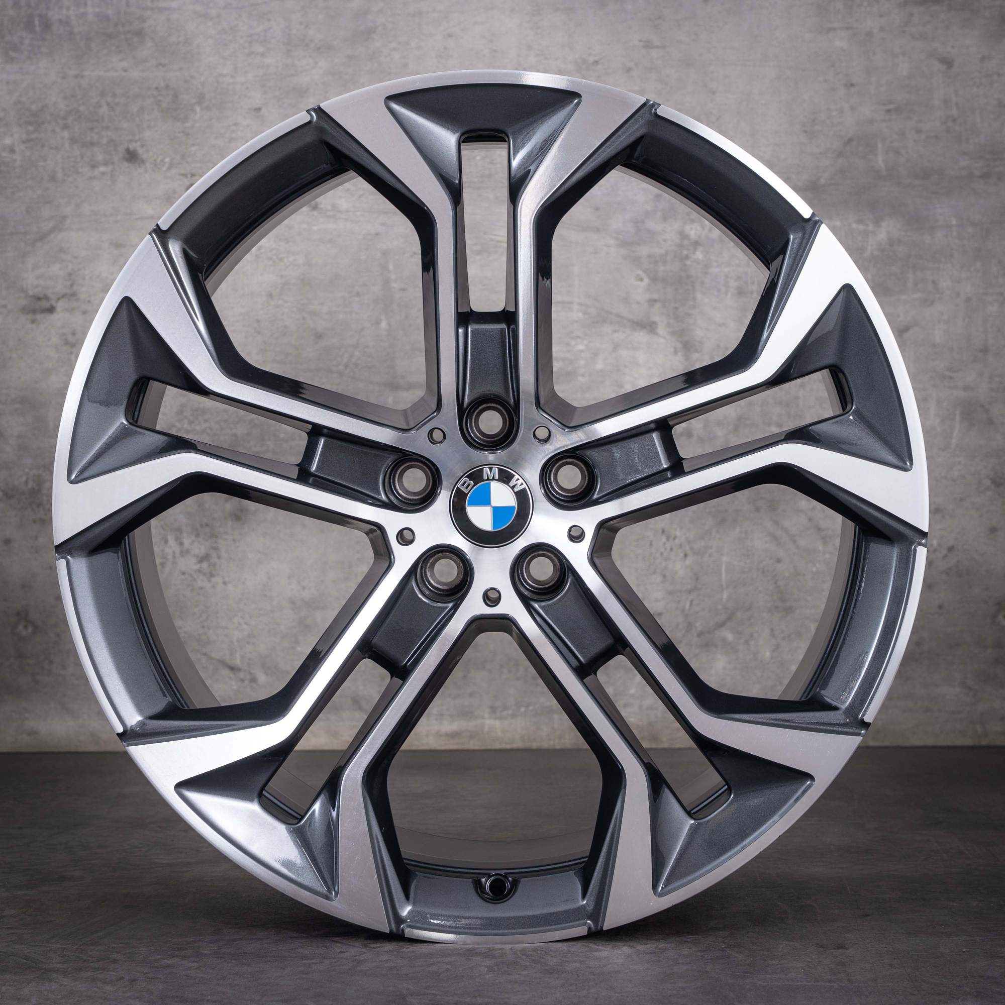Oryginalne koła zimowe BMW X5 X6 21 cali, felgi G05 G06, stylizacja 744 6885459 6885460 kolor orbitgrey diamond cut