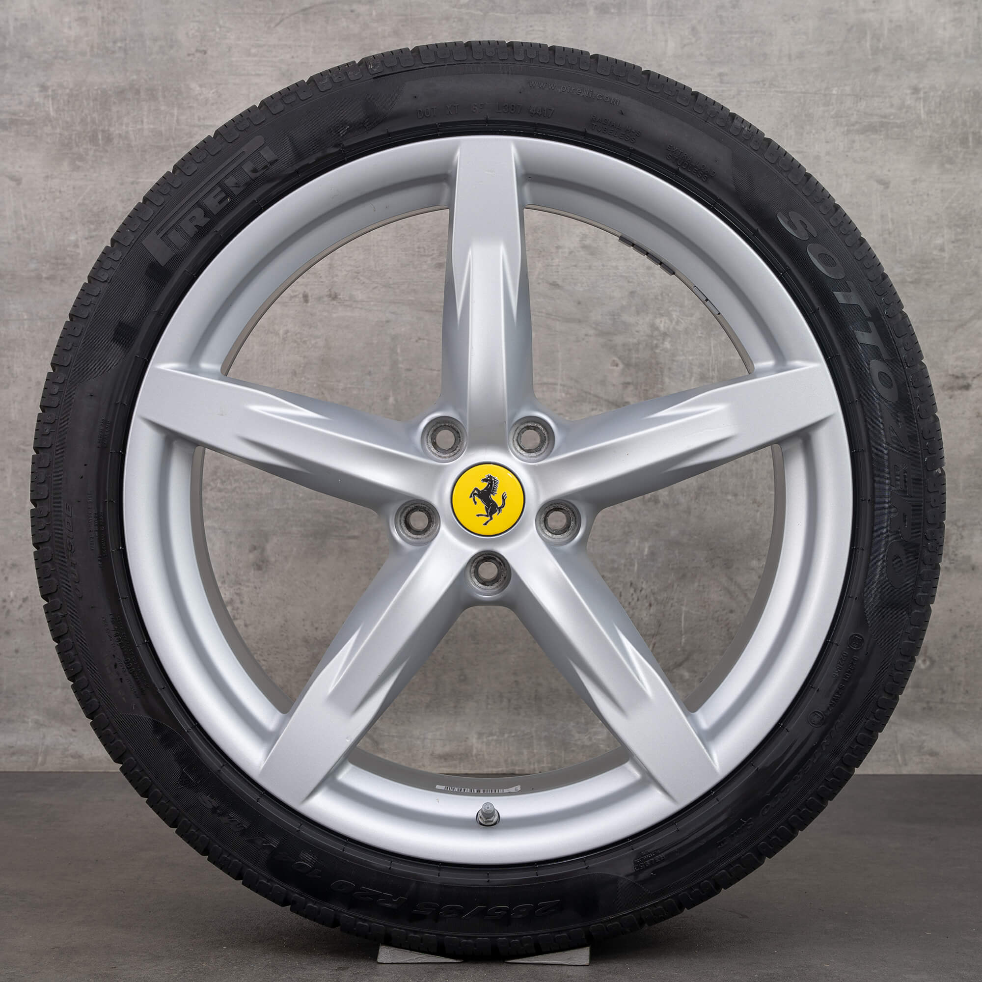 Ferrari 20-tommers felger GTC4 Lusso vinterdekk vinterhjul 311037 311038
