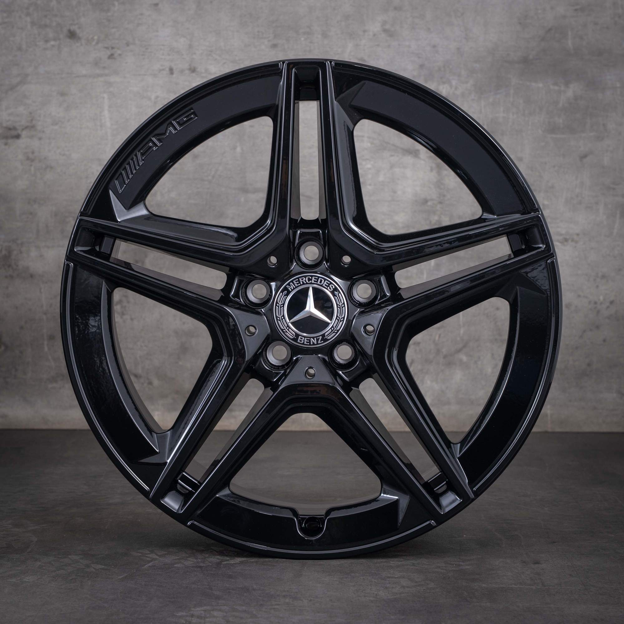 Alkuperäiset Mercedes-Benz A-sarjan ja B-sarjan CLA AMG -vanteet 18 tuumaa W177 V177 W247 X118 C118 A1774011500 kiiltävä musta