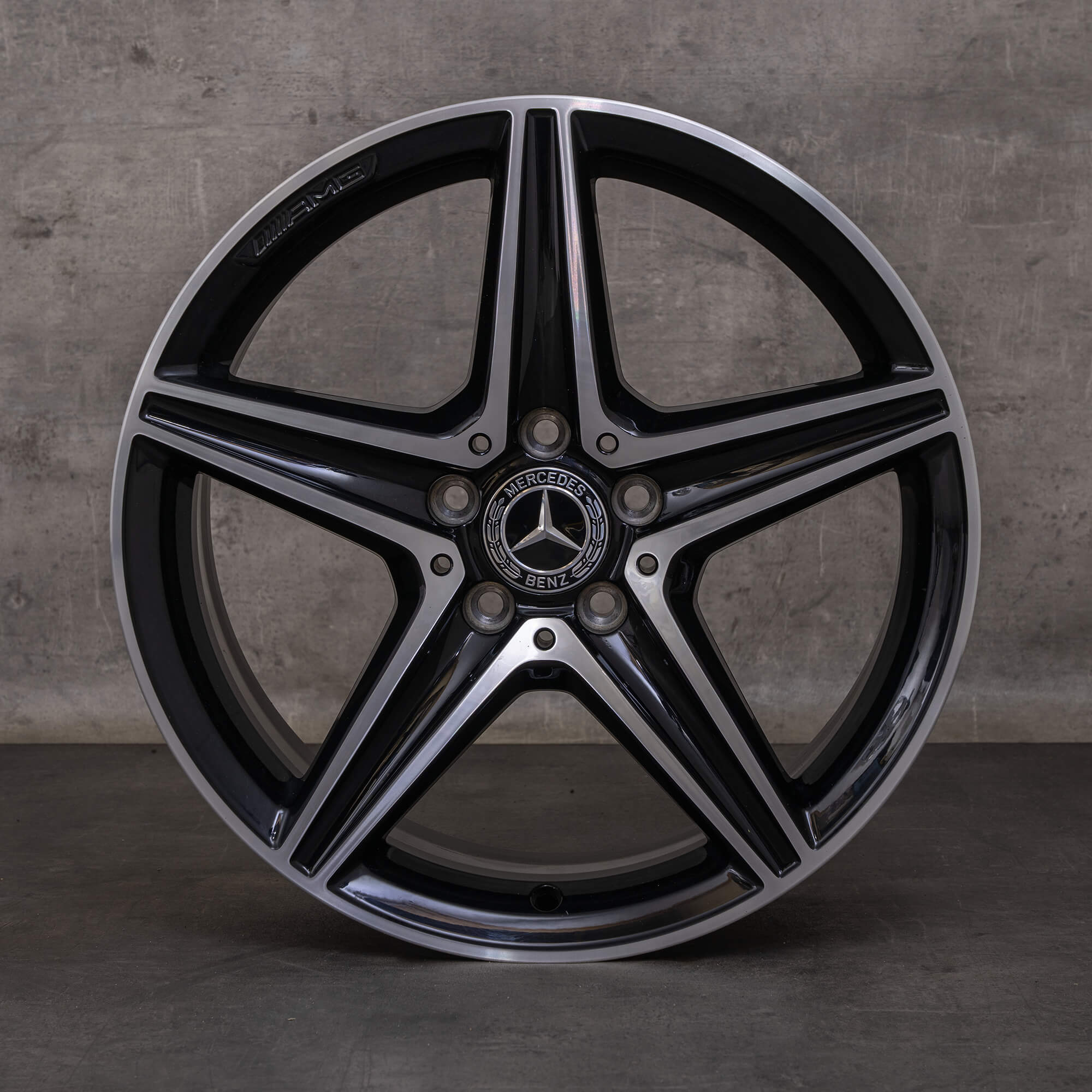 Alkuperäiset Mercedes Benz E-sarja AMG vanteet 18 tuuman W213 S213 A238 C238 E300 A2134011800 A2134011900 musta kiillotettu