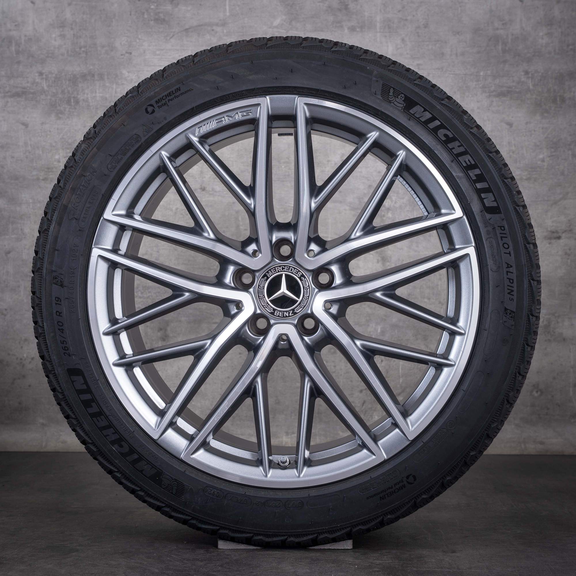 Alkuperäiset Mercedes-Benz C-sarjan 63 AMG E Performance talvirenkaat 19 tuuman S206-vanteet A2064012900 A2064012400 titaaninharmaa diamond cut-viimeistely