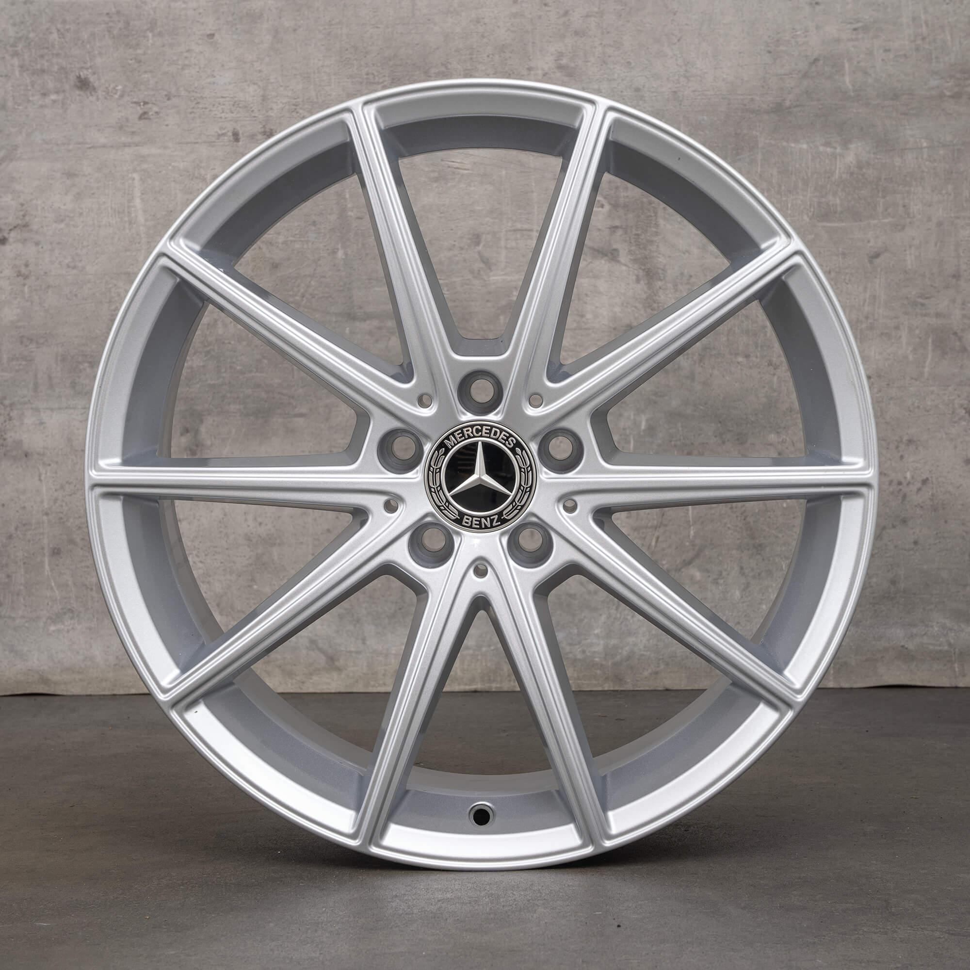 OEM Mercedes-Benz GLE 19inch rim V167 Rear Axle A1674010500 Silver NEW