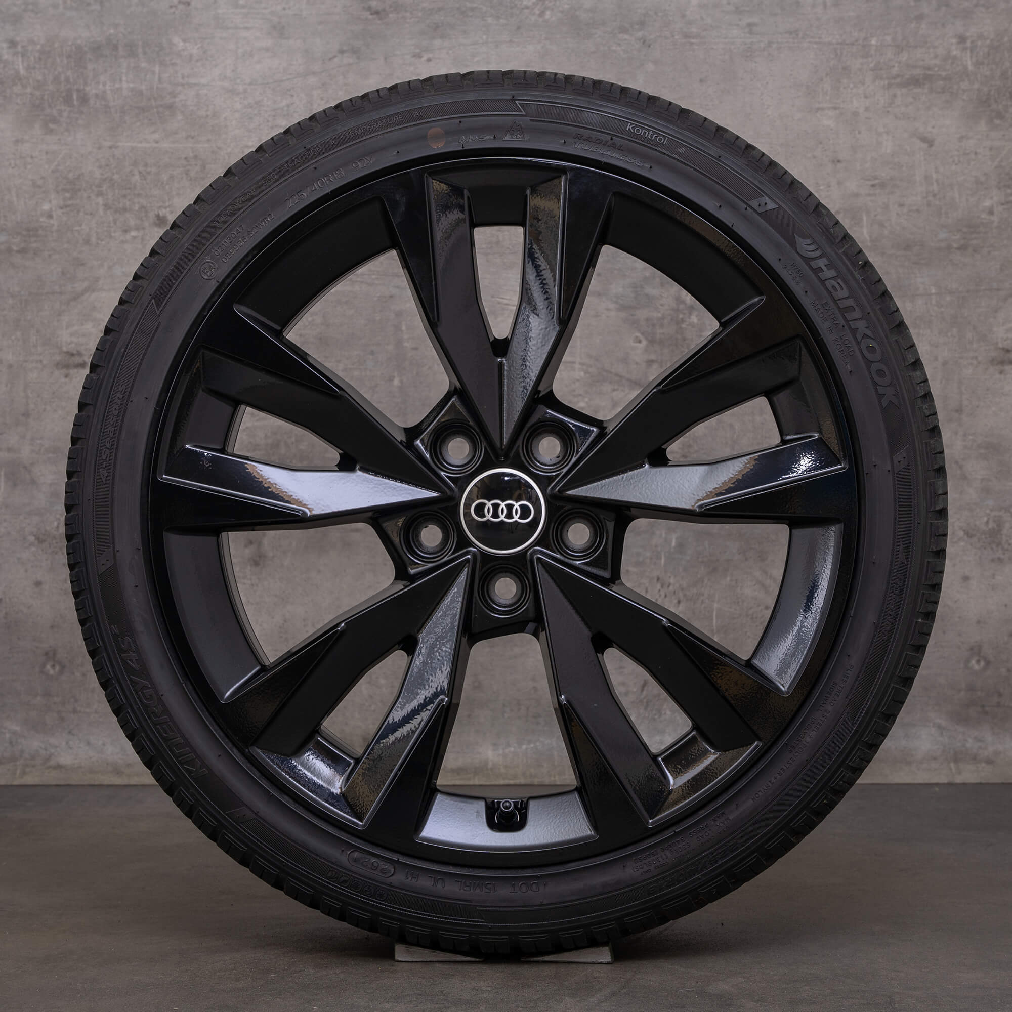 Originele Audi A3 S3 velgen 18 inch 8Y all-weather banden 8Y0071498 Acumen zwart satijn afwerking