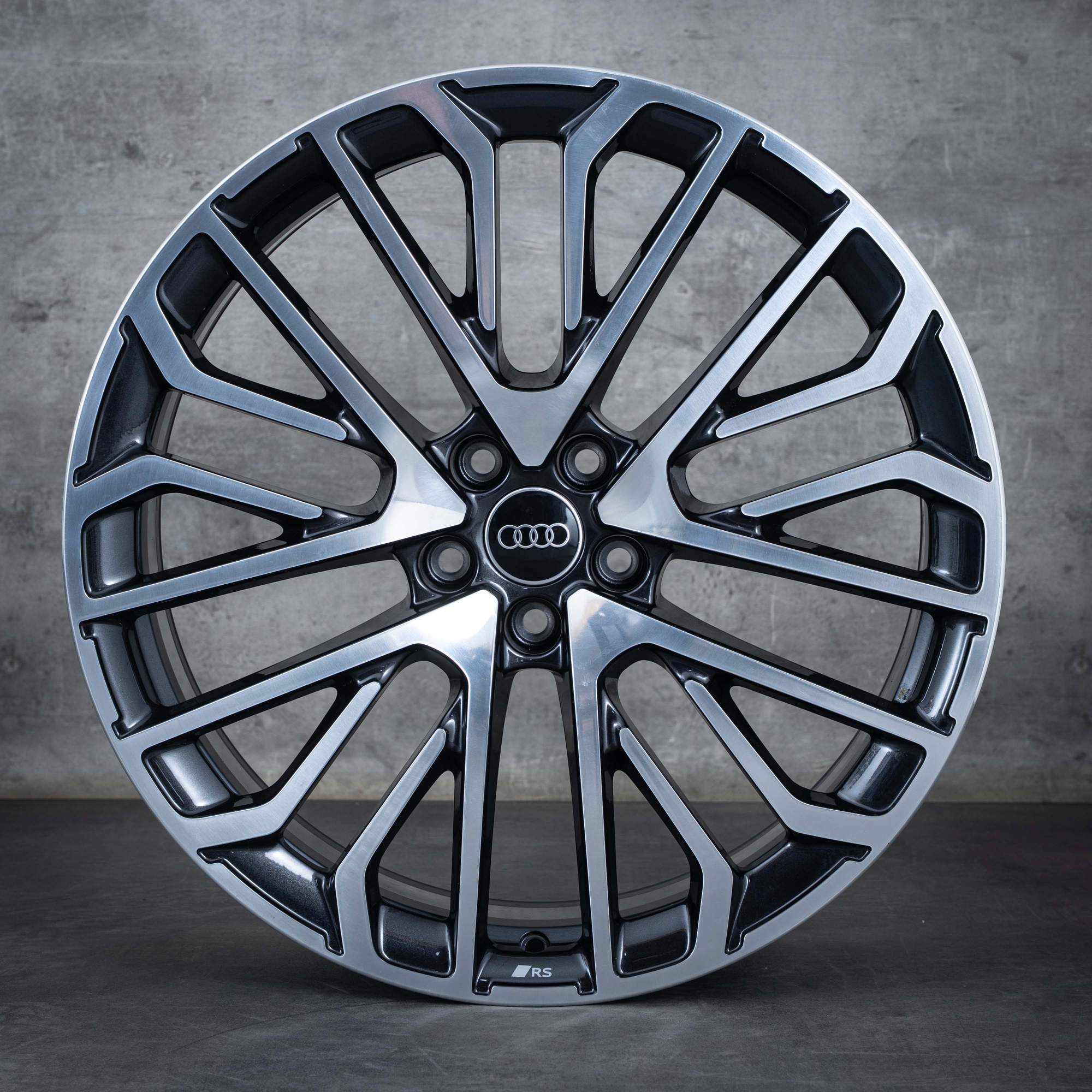 Oryginalne felgi Audi Q5 SQ5 21 cali FY GU Sportback 8MA601025L granit polerowany