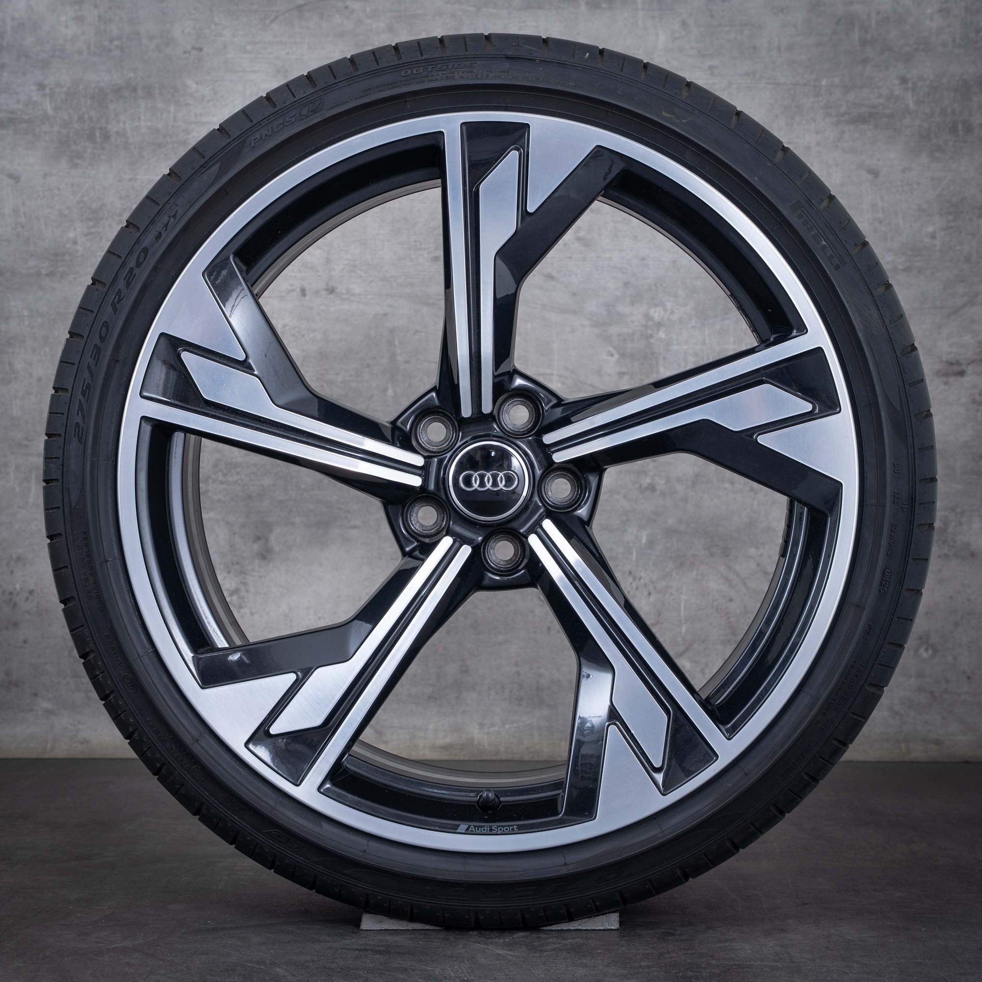 Originali Audi RS4 RS5 cerchi con gomme invernali 20 pollici B9 8W F5 Flag 8W0601025DT nero lucidato frontalmente