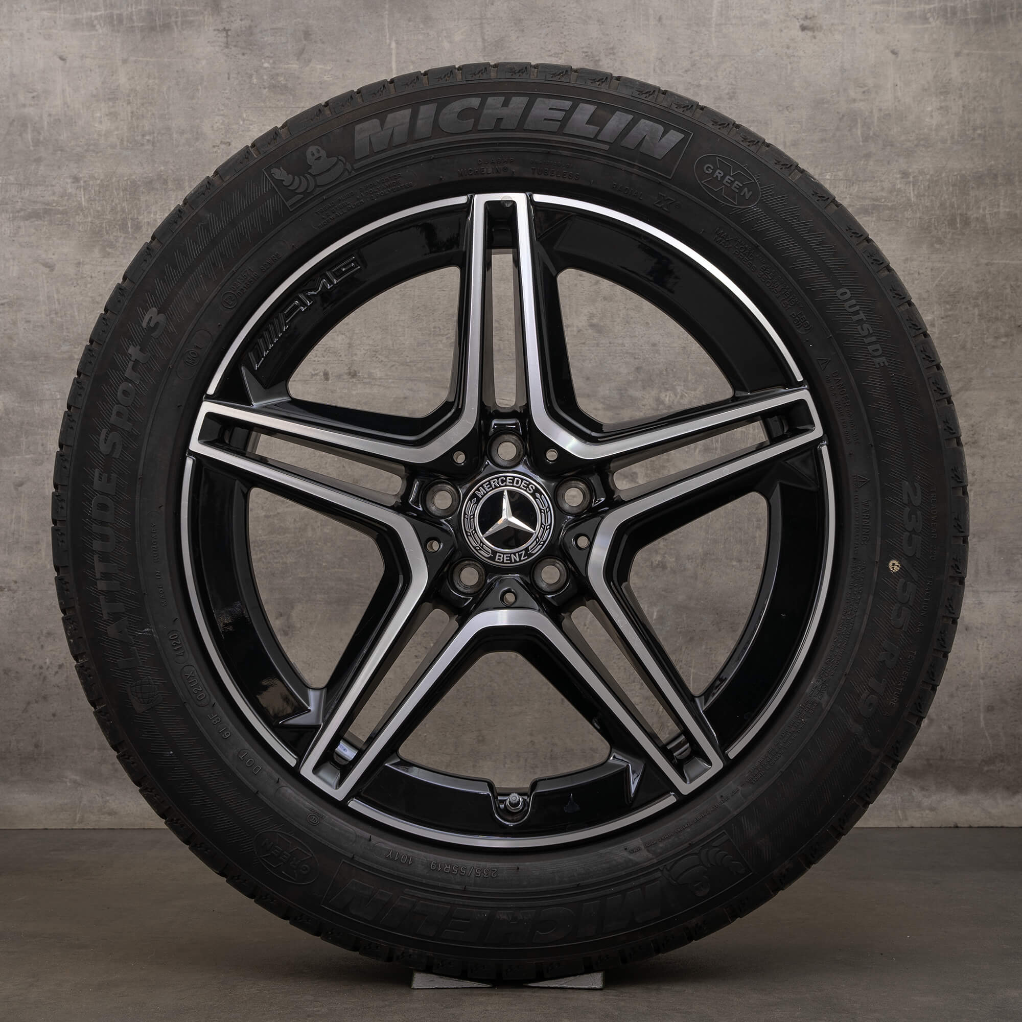 Oryginalne koła zimowe do Mercedesa-Benz GLC 43 AMG 19 cali felgi C253 numery katalogowe A2534015300 A2534015400 czarne z efektem diamond cut