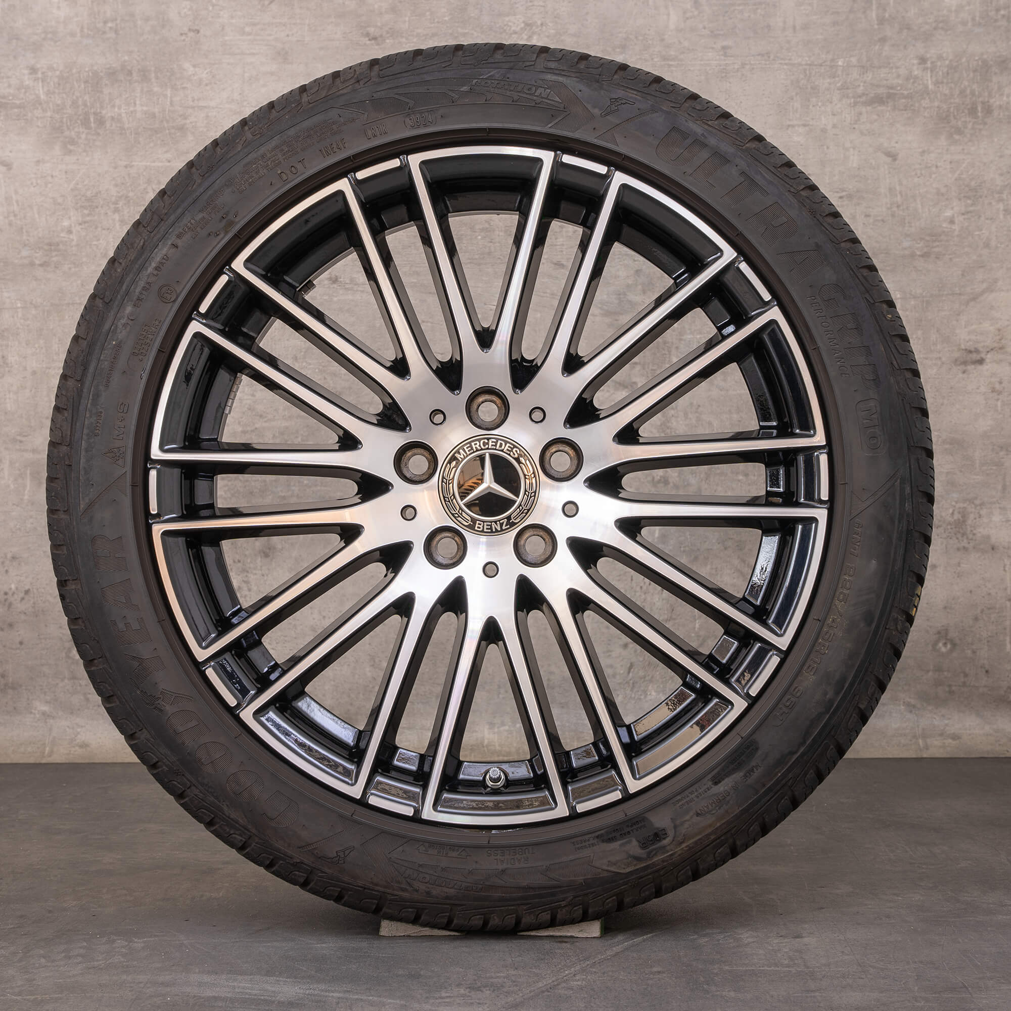 Alkuperäiset Mercedes Benz C-sarjan talvirenkaat 18 tuuman W206 S206 vanteet A2064014900 musta kiillotettu