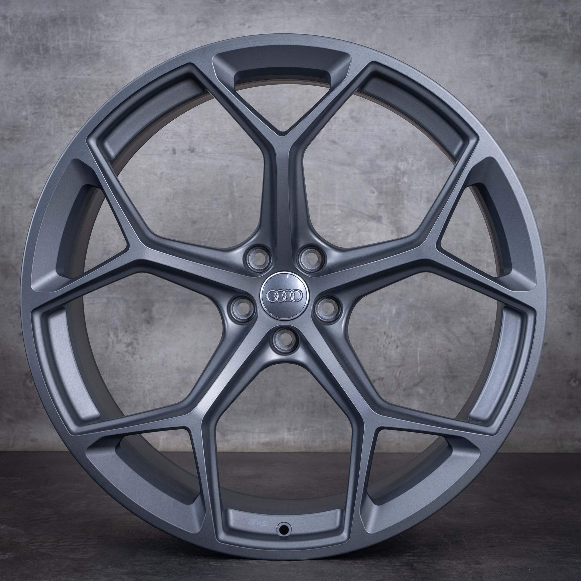 Original Audi RS Q8 Felgen 23 Zoll 4M8 Performance 4M8601025CM titan matt