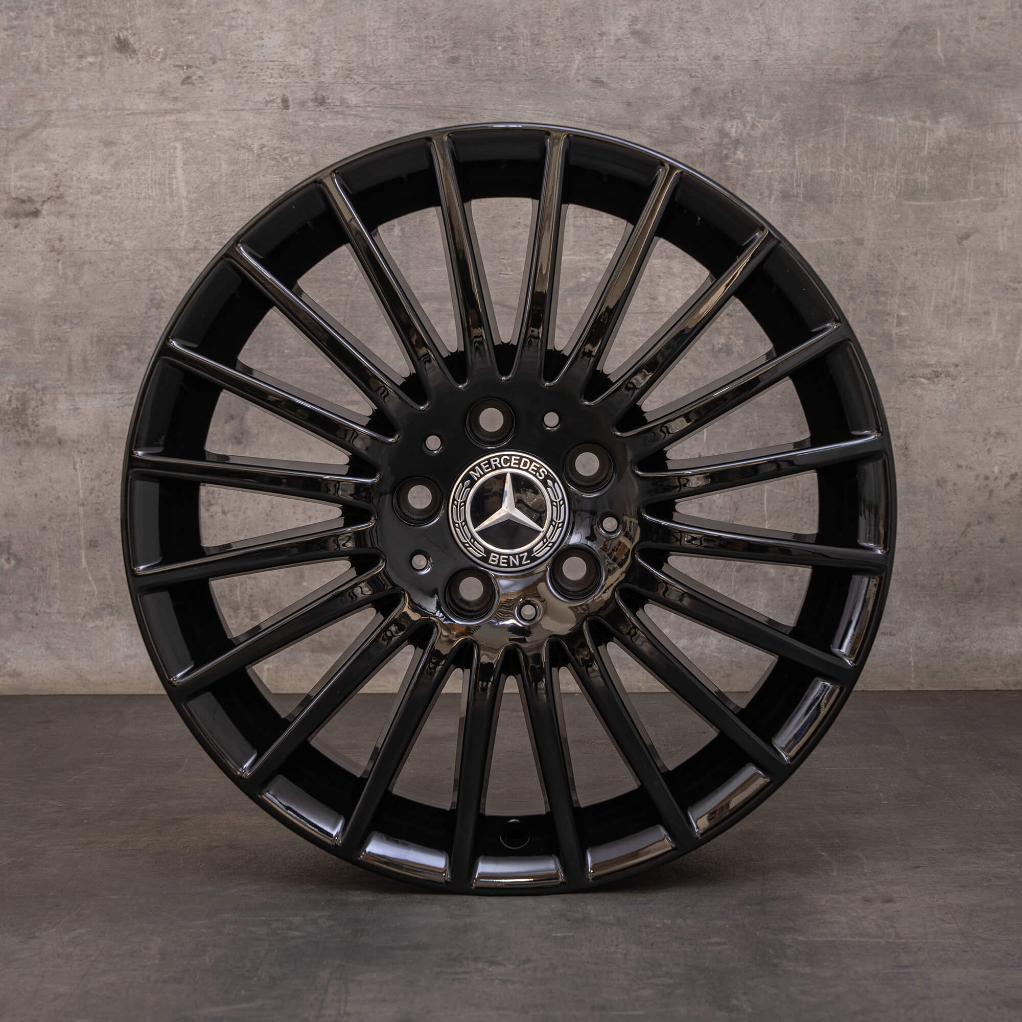 Jantes originais Mercedes Benz EQV 17 polegadas W447 A4474014900 preto brilhante