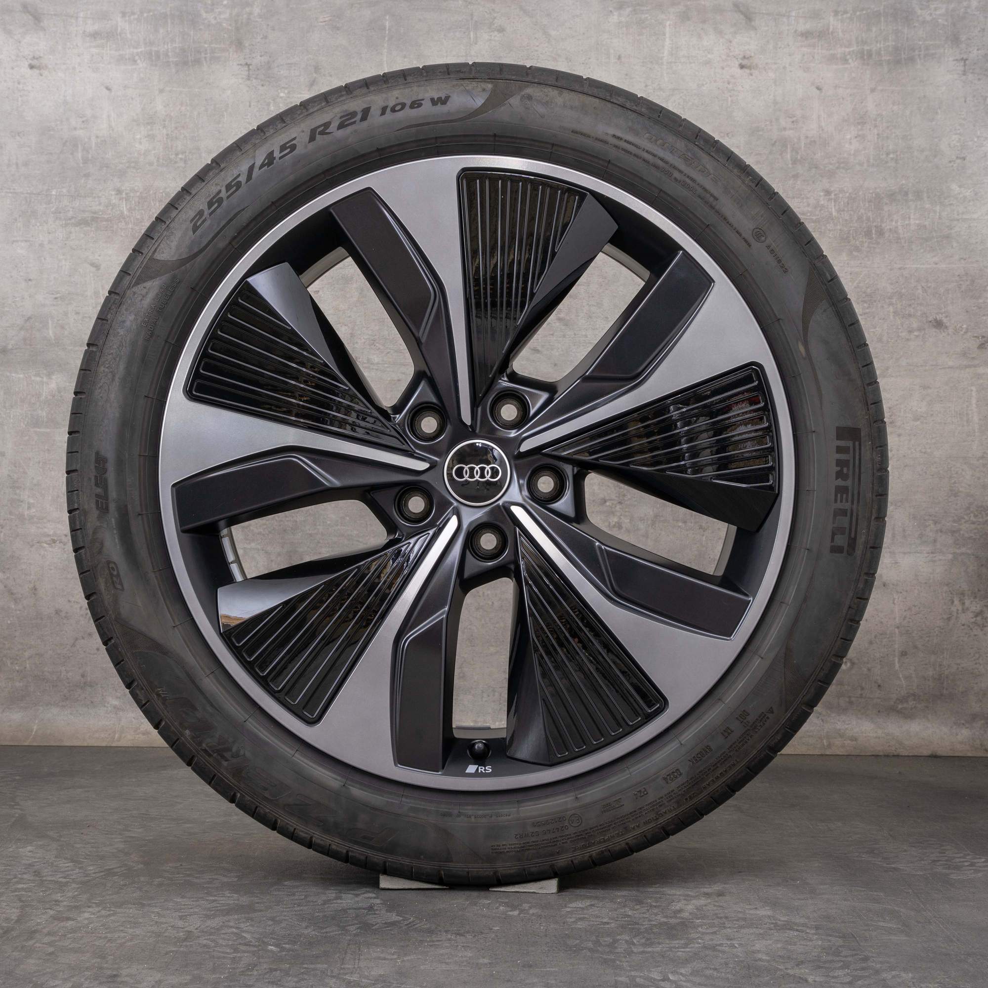 Original Audi Q6 SQ6 e tron GF Felgen 21 Zoll Sommerreifen 85H601025AQ 85H601025AR schwarz matt glanzgedreht