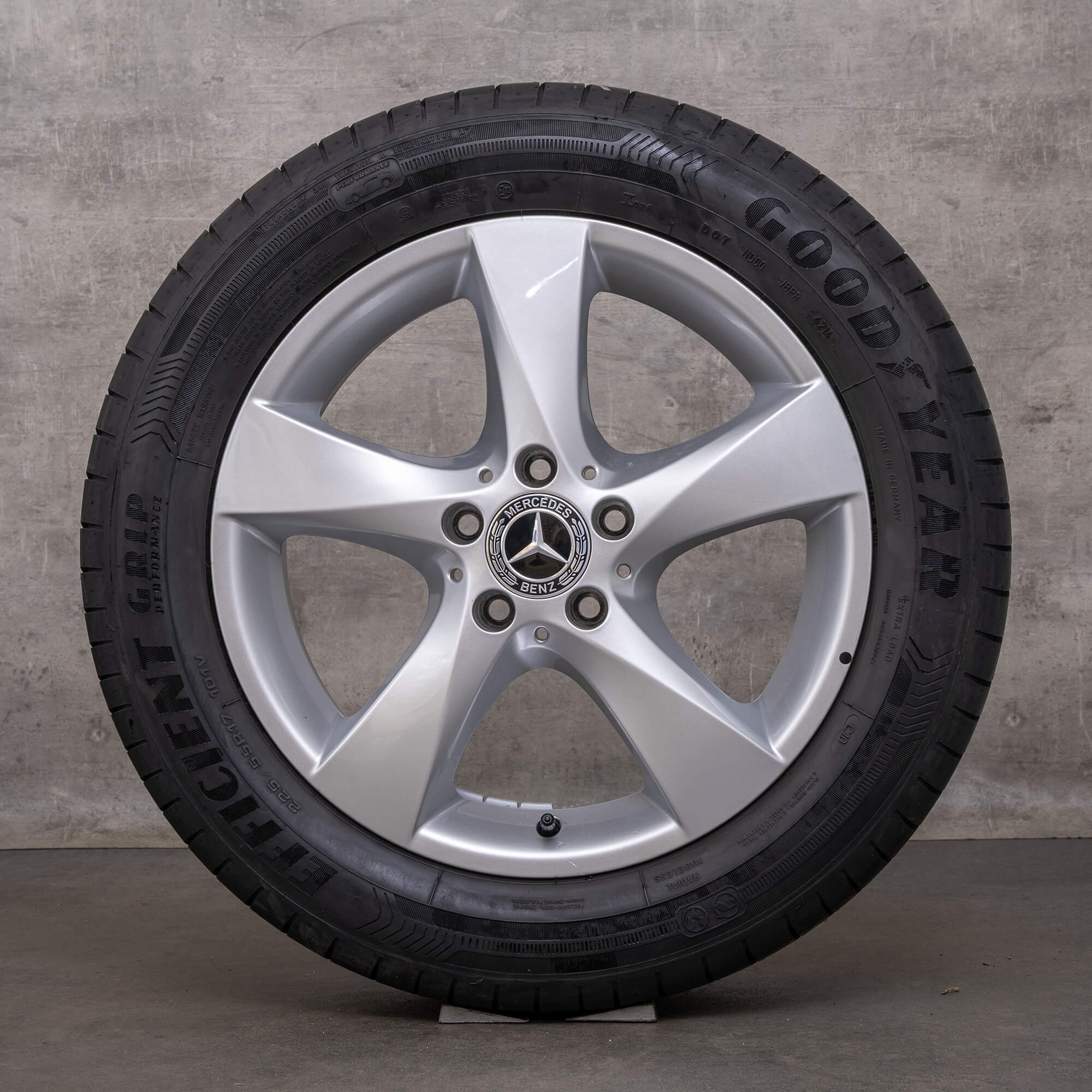 Originální letni alu kola Mercedes Benz třídy V 17 palců W447 Vito Viano A4474012200 stříbrná