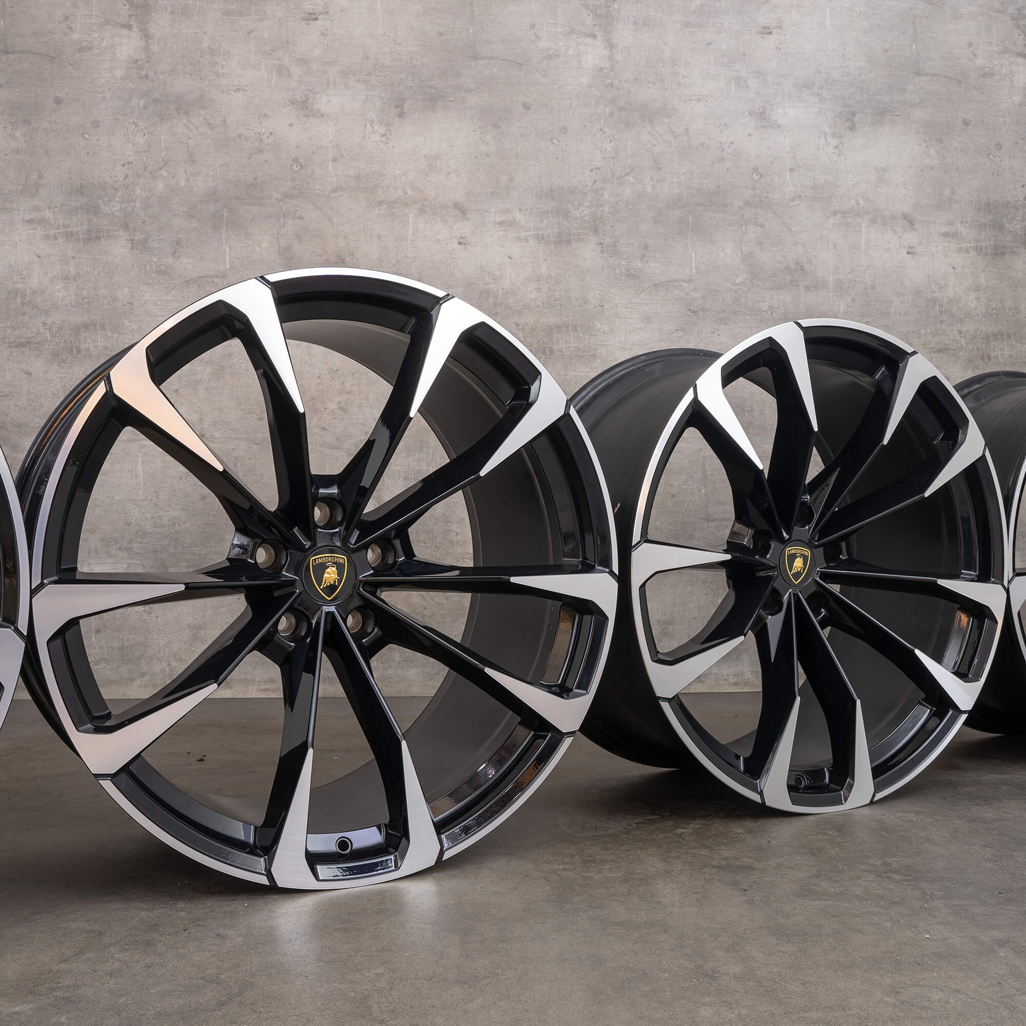 Lamborghini Urus 23 Zoll Felgen 4ML601025AE 4ML601025AF Taigete 