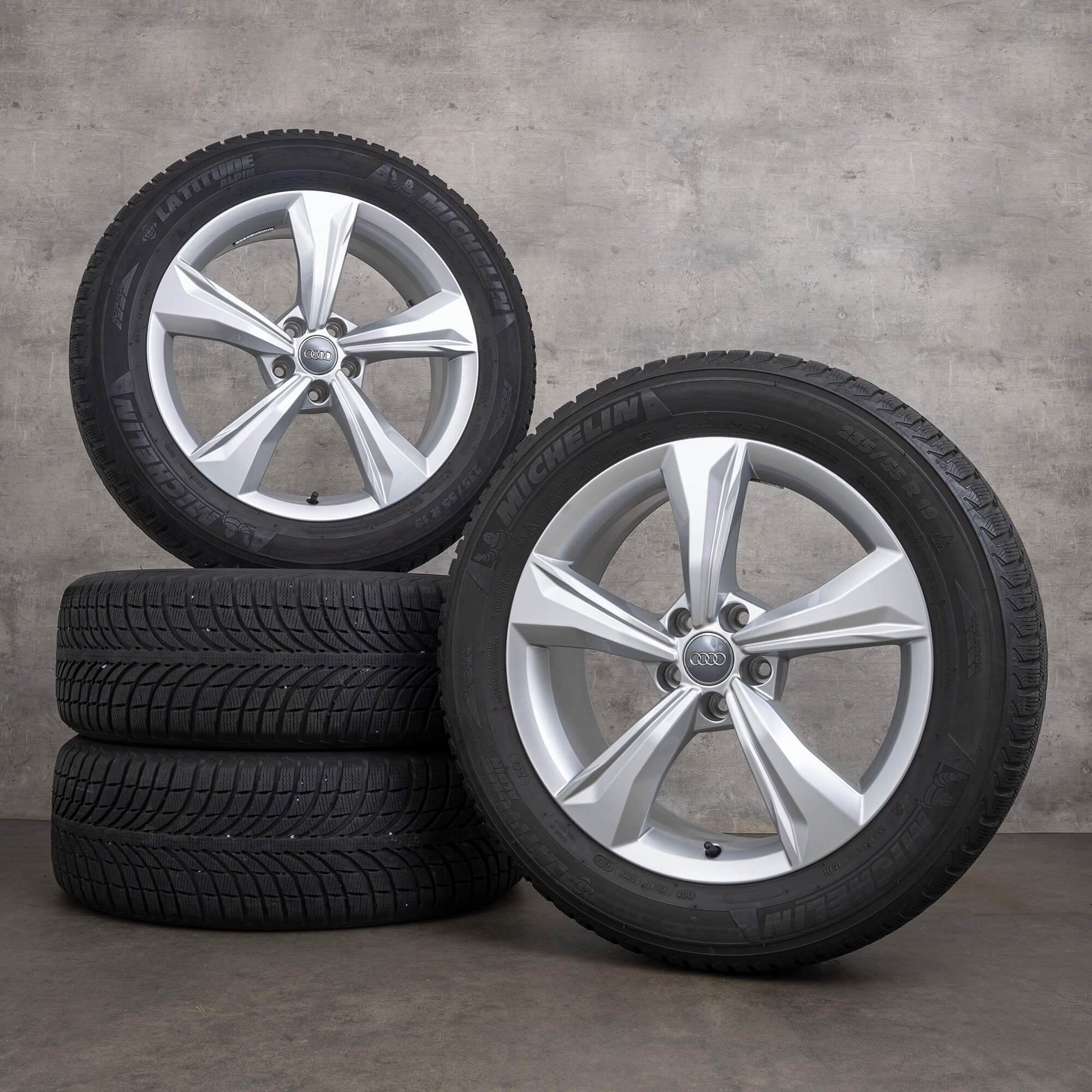 Oryginał Audi Q5 SQ5 koła zimowe 19 cali felgi FY 80A601025K dynamiczny wzór DOT 23 srebrne