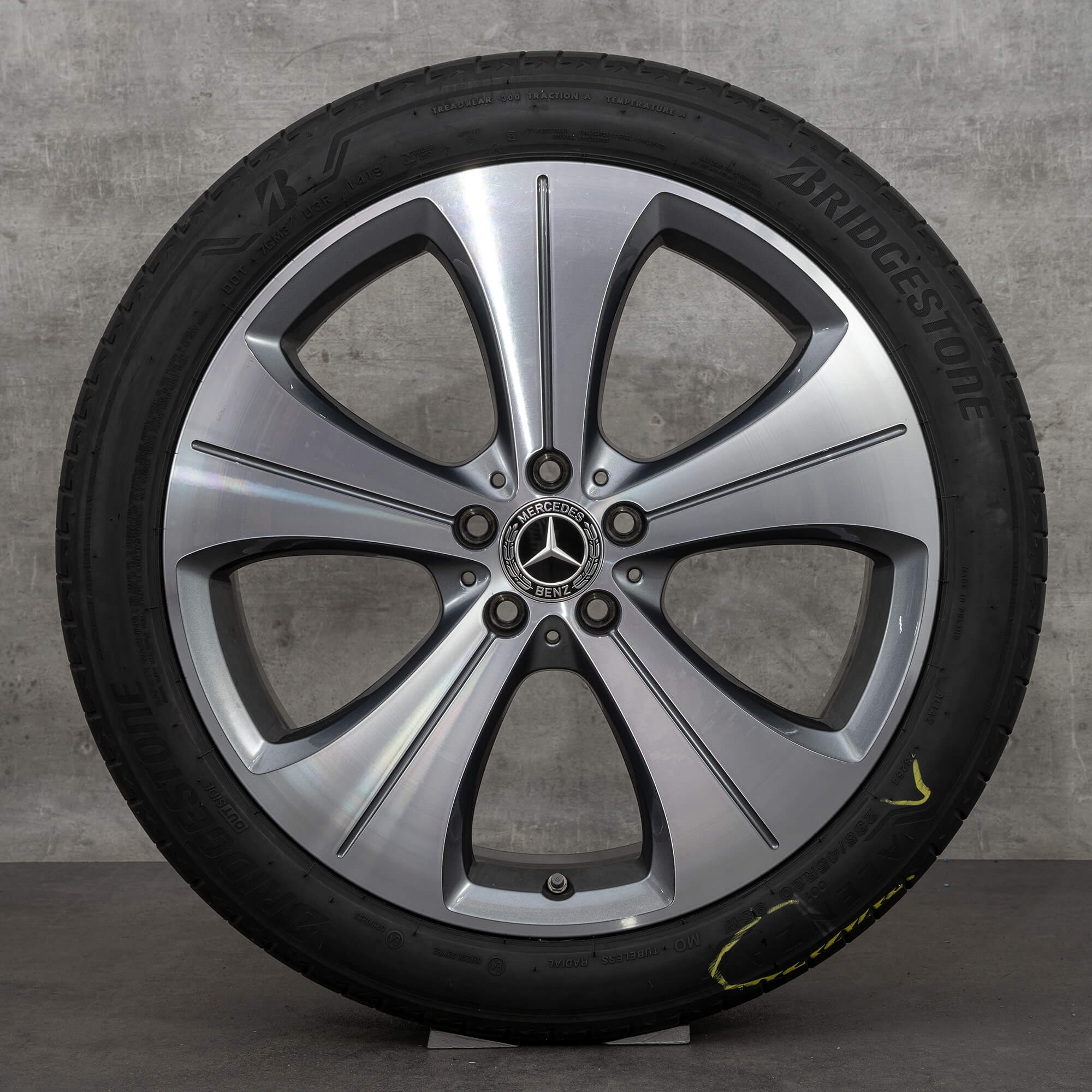 Oryginalne koła zimowe Mercedes-Benz GLA GLB 20 cali felgi H247 X247 nr kat. A2474013700 kolor himalaya grey w wersji z efektem diamond cut