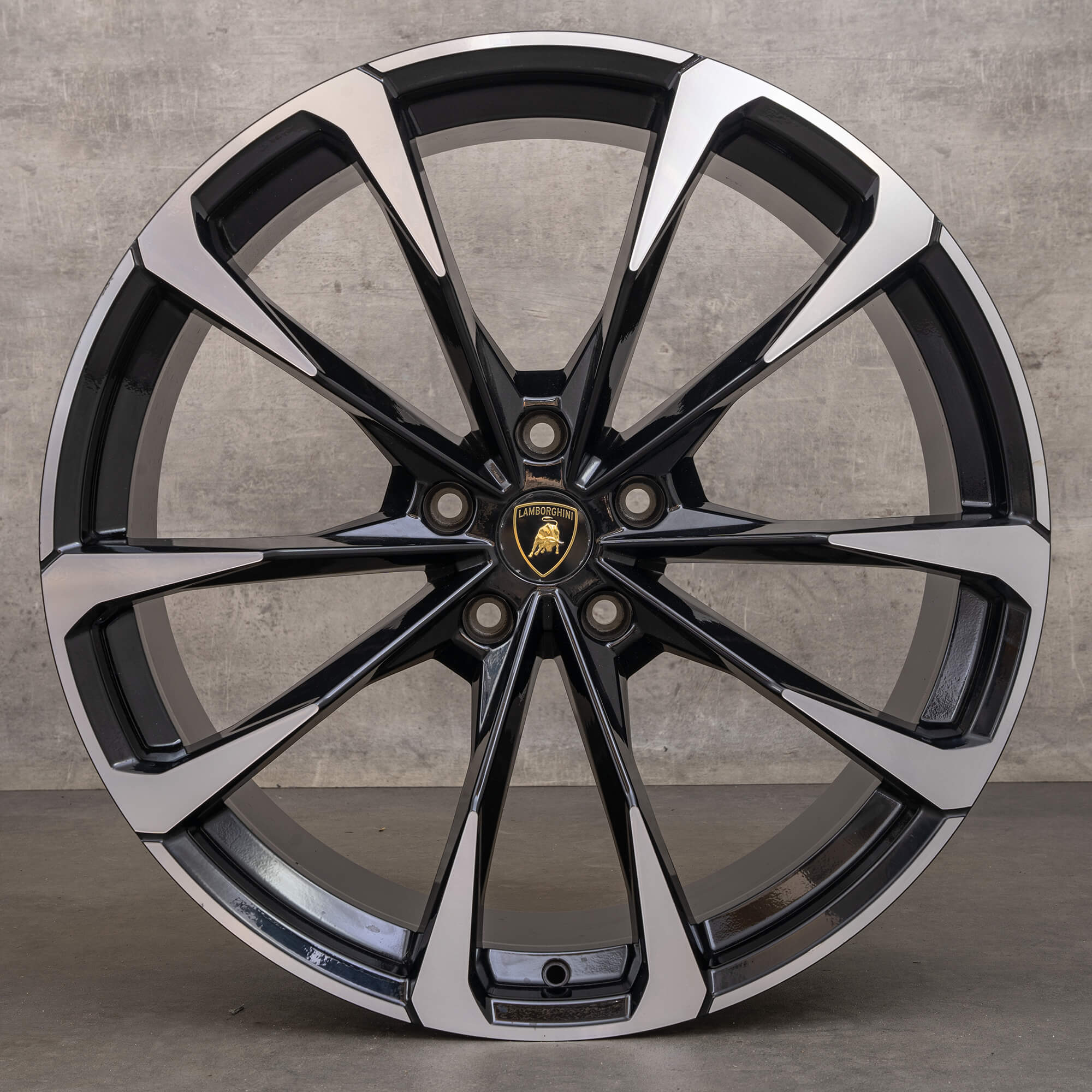 Lamborghini Urus 23 Zoll Felgen 4ML601025AE 4ML601025AF Taigete 