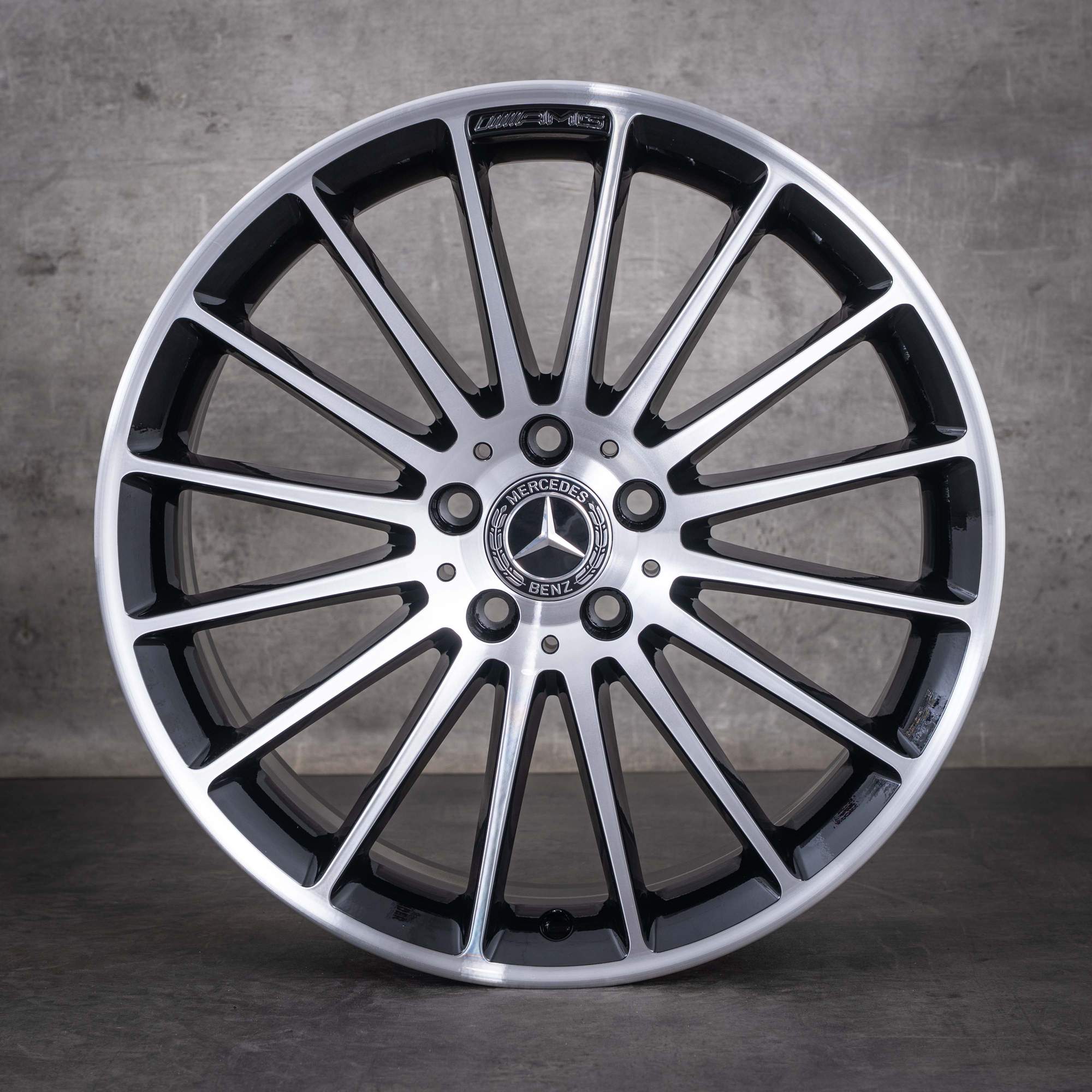 Original Mercedes Benz A-Klasse A 45 CLA 45 AMG Felgen 19 Zoll W176 C117 X117 A1764010502 schwarz Front glanzgedreht NEU - Felge 3 von 4