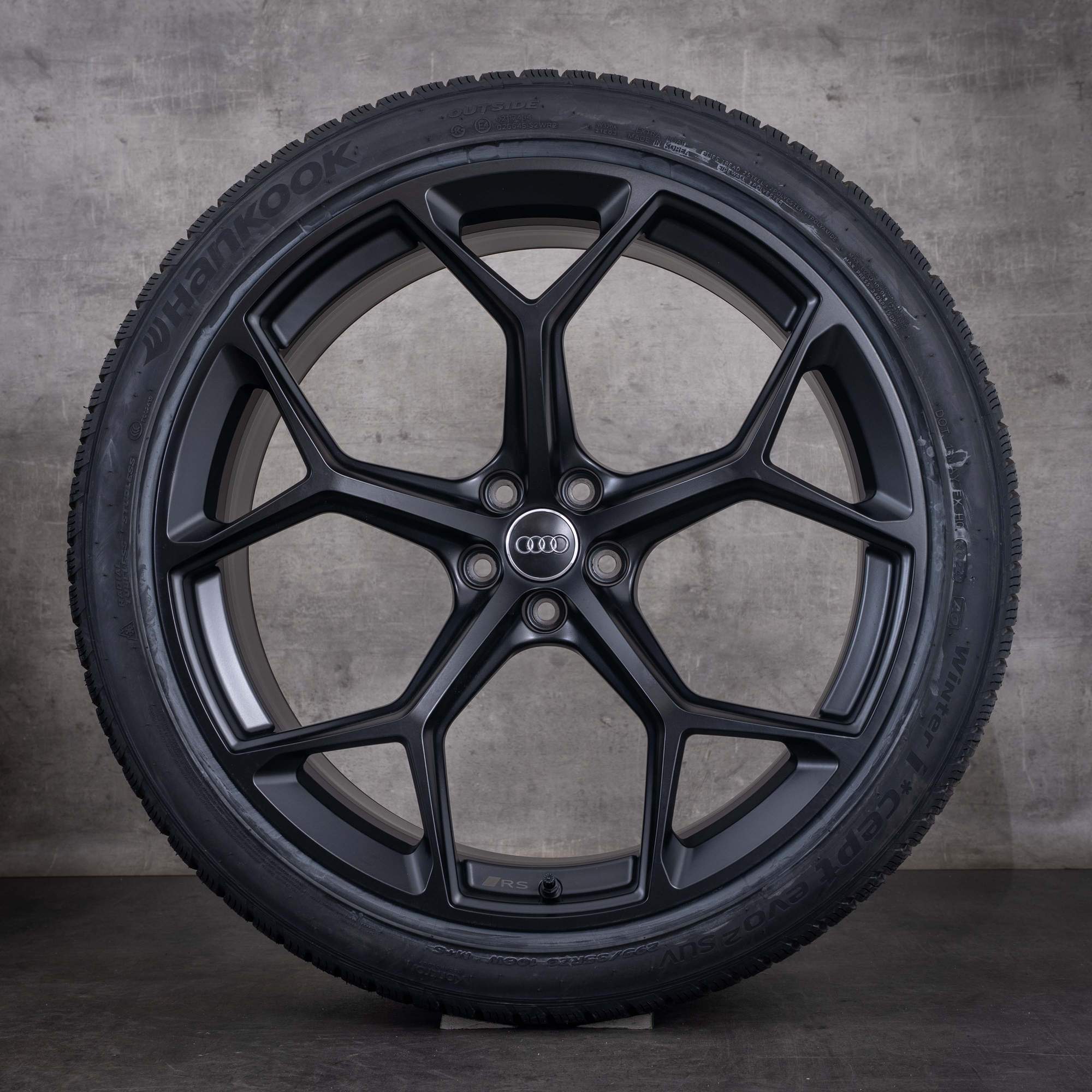 Original Audi RSQ8 Winterräder 23 Zoll 4M8 Felgen Performance 4M8601025CM schwarz matt