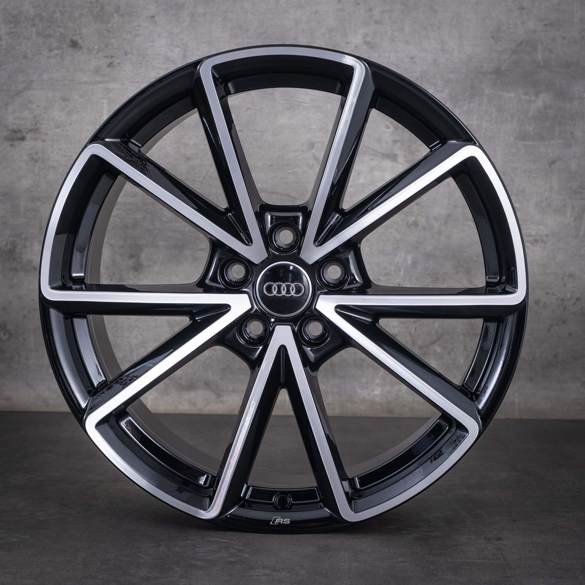 Original Audi A4 S4 Felgen 19 Zoll B9 8W 8W0601025BD schwarz front glanzgedreht NEU