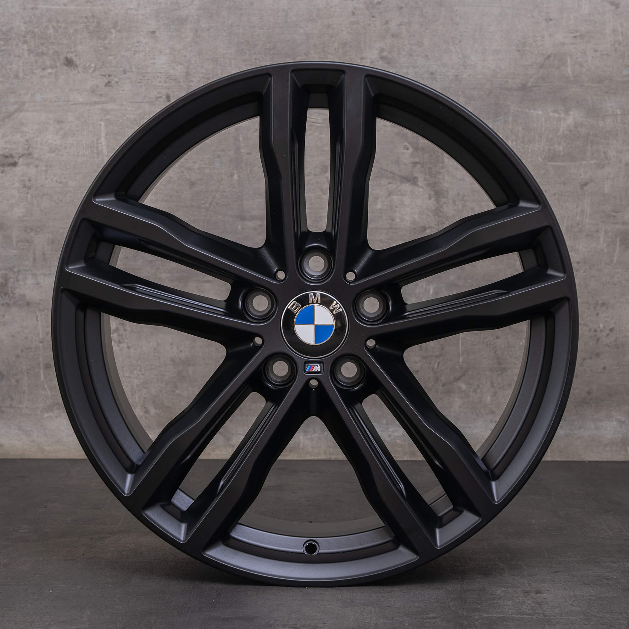 Orijinal BMW 3 serisi 4 kış jant lastik 19 inç F30 F31 F32 F33 F36 jantlar stil 704 M 8097244 8097245 siyah mat