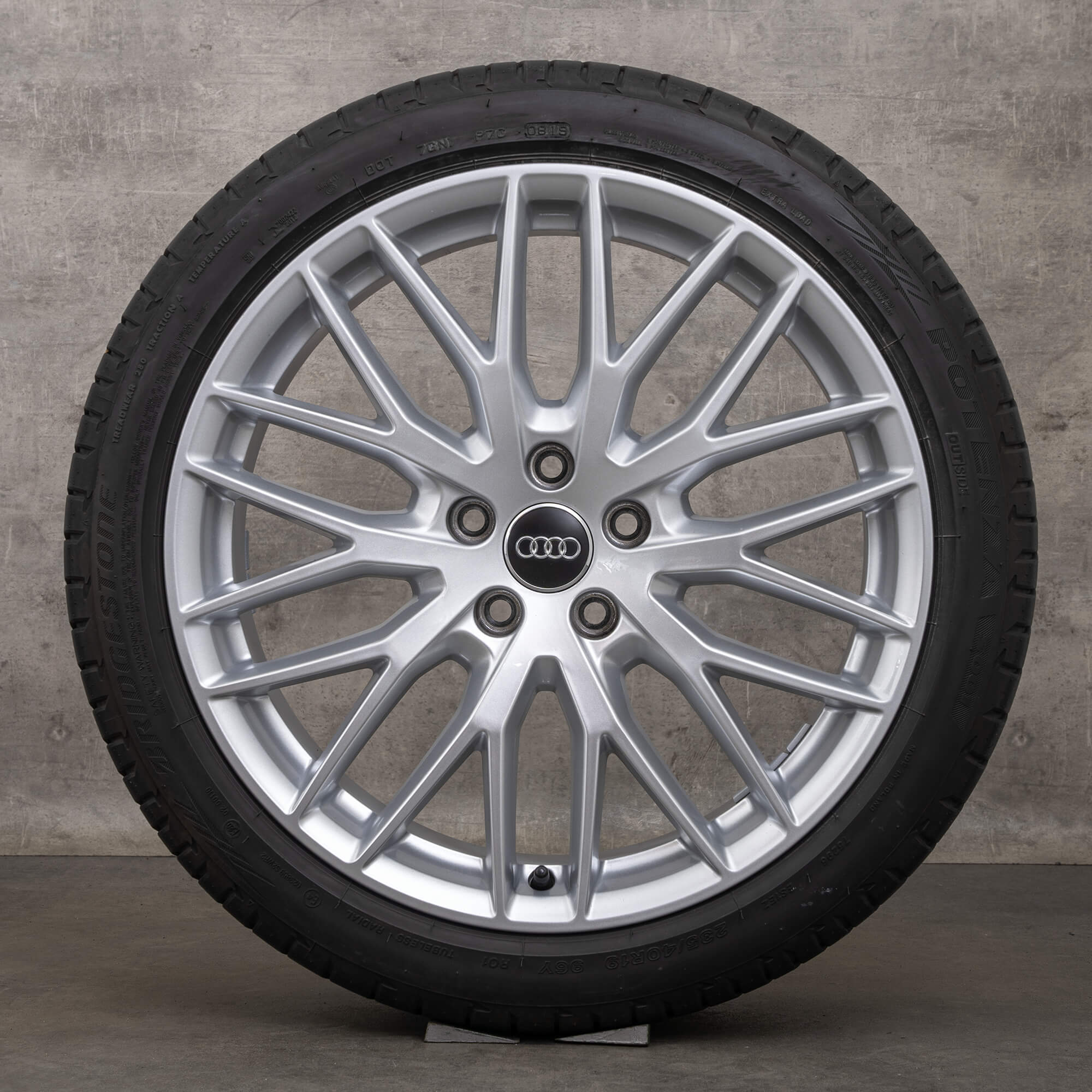 Audi Q2 SQ2 GA 19 Zoll Felgen Sommerräder Sommerreifen Alufelgen 81A601025L