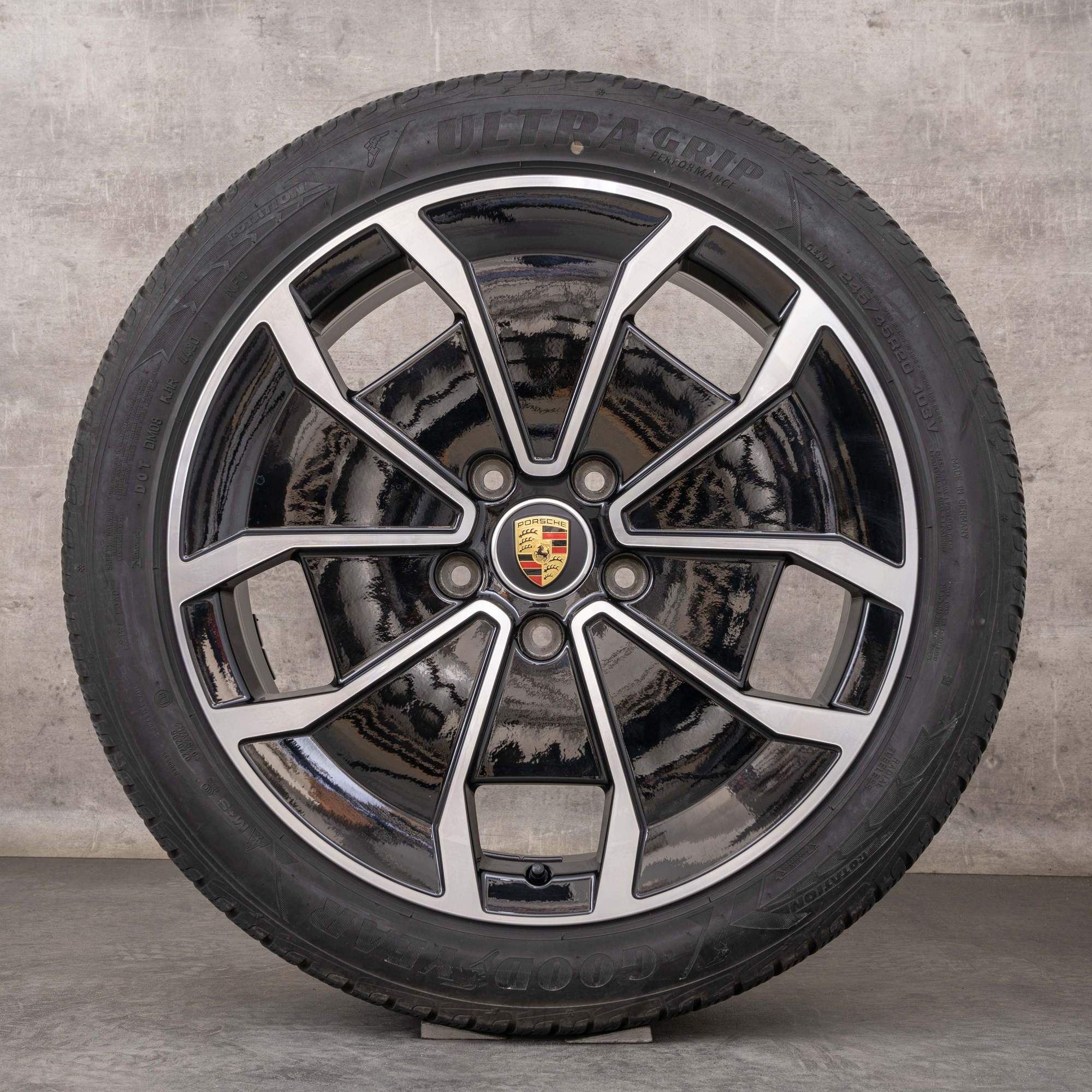 Alkuperäiset Porsche Taycan 9J1 talvirenkaat 20 tuuman Turbo S Cross vanteet 9J1073600D Aero kiillotettu
