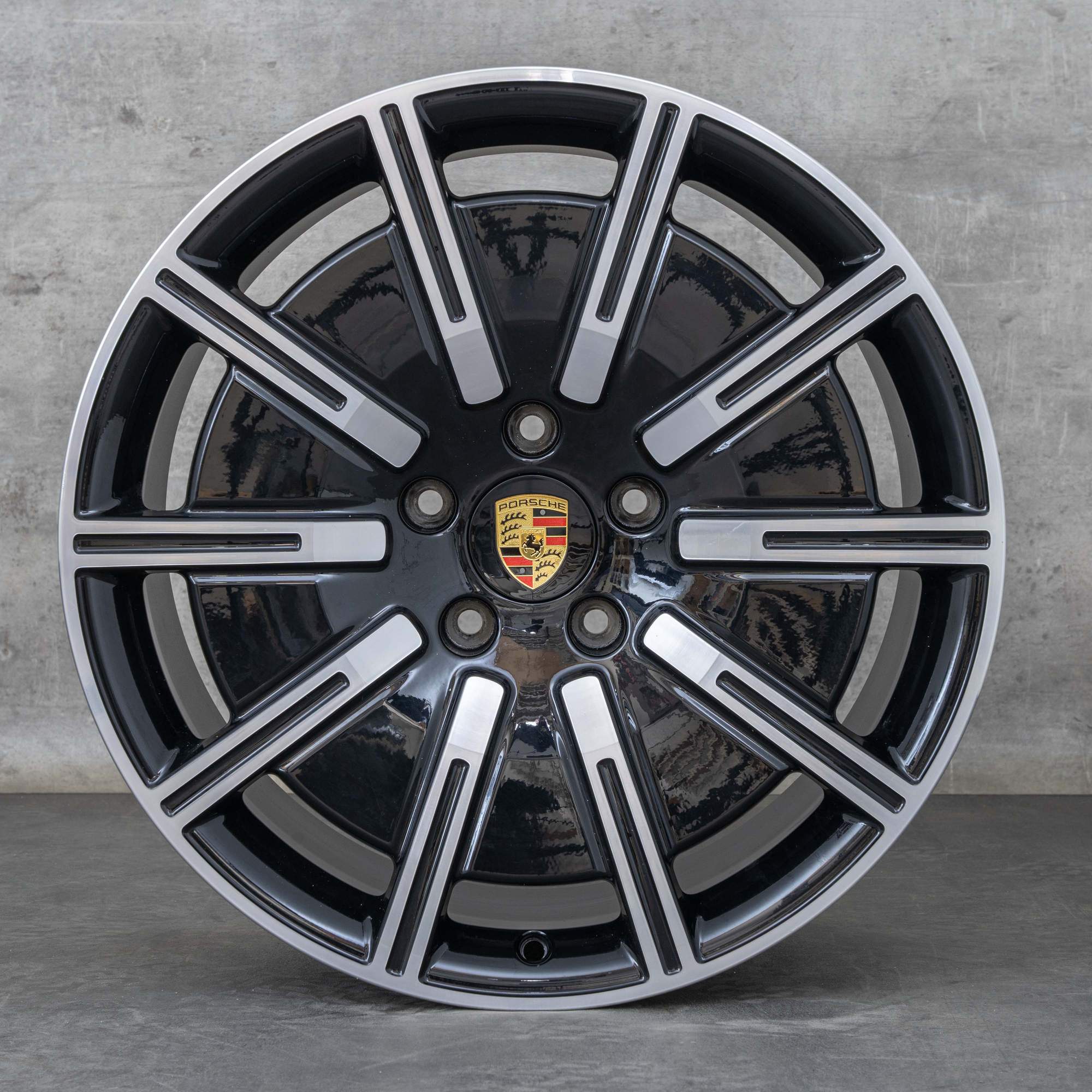 Oryginalne felgi Porsche Taycan 20 cali 9J1 Aero 9J1601025E 9J1601025F czarne polerowane