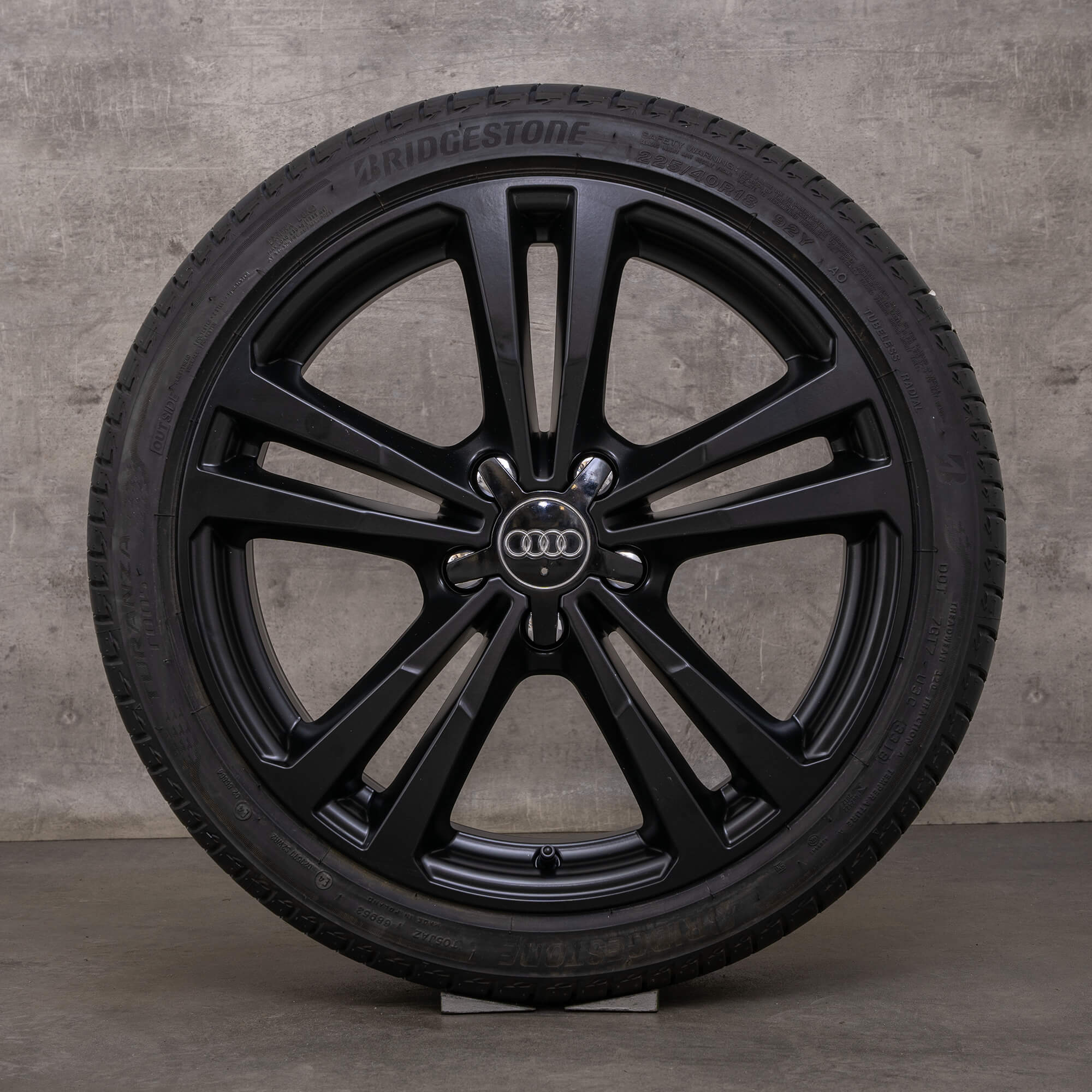 Jantes Audi A3 S3 genuínas de verão 8V 18 polegadas 8V0601025AJ preto mate