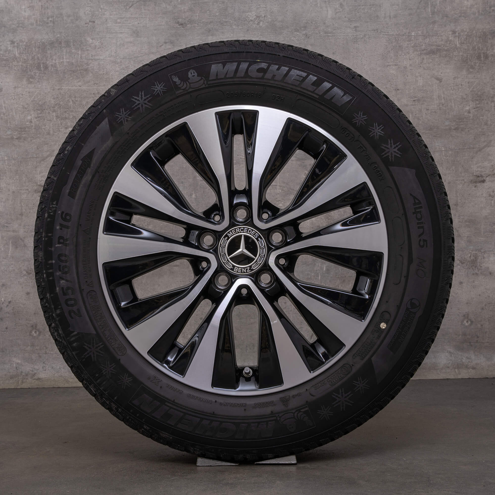 Original Mercedes Benz A B Class CLA pneus d'hiver 16 pouces W177 V177 W247 X118 C118 jantes A1774010000 noir brillant