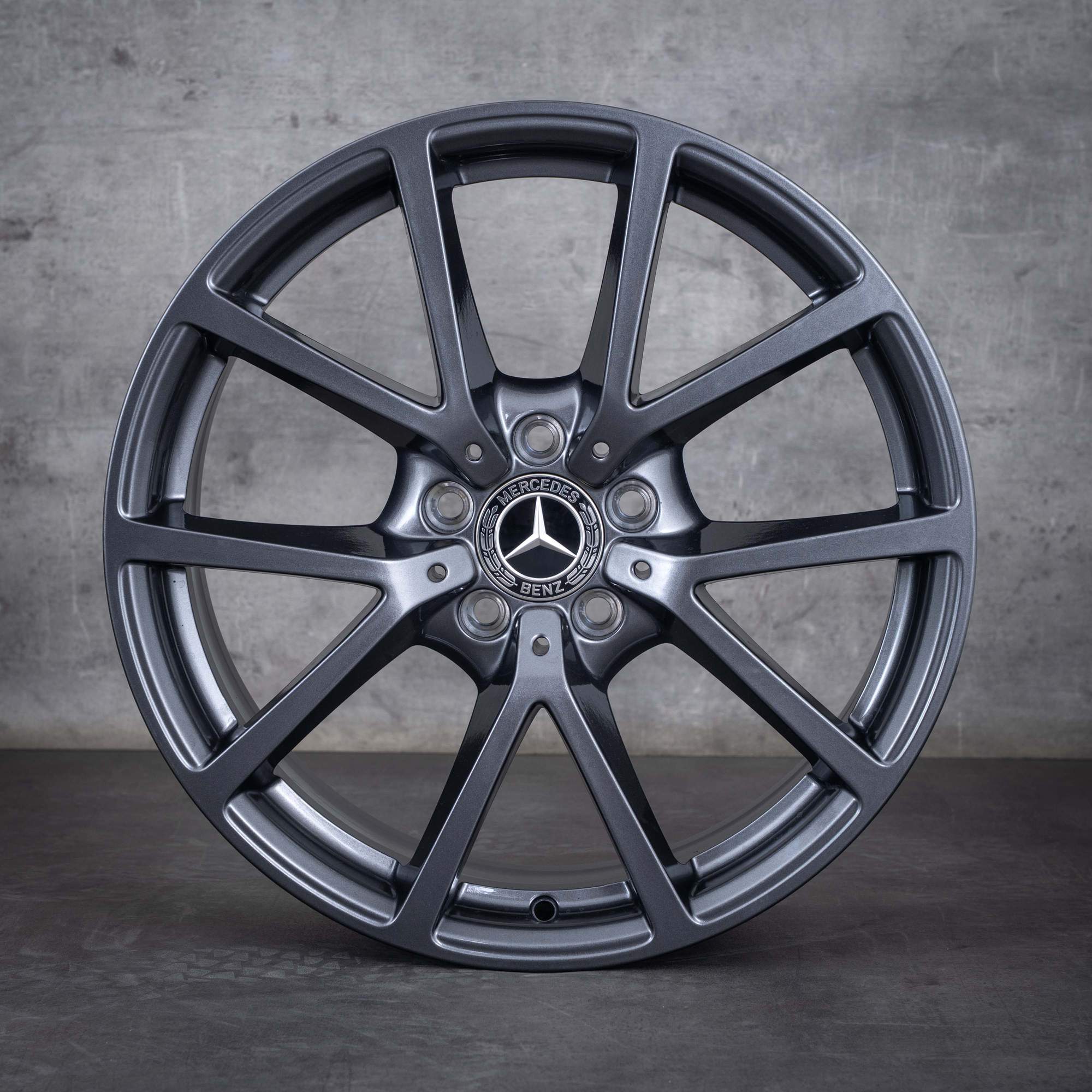 Alkuperäiset Mercedes Benz CLE AMG vanteet 18 tuumaa C236 A236 A2364010300 tremoliitti harmaa kiiltävä UUSI