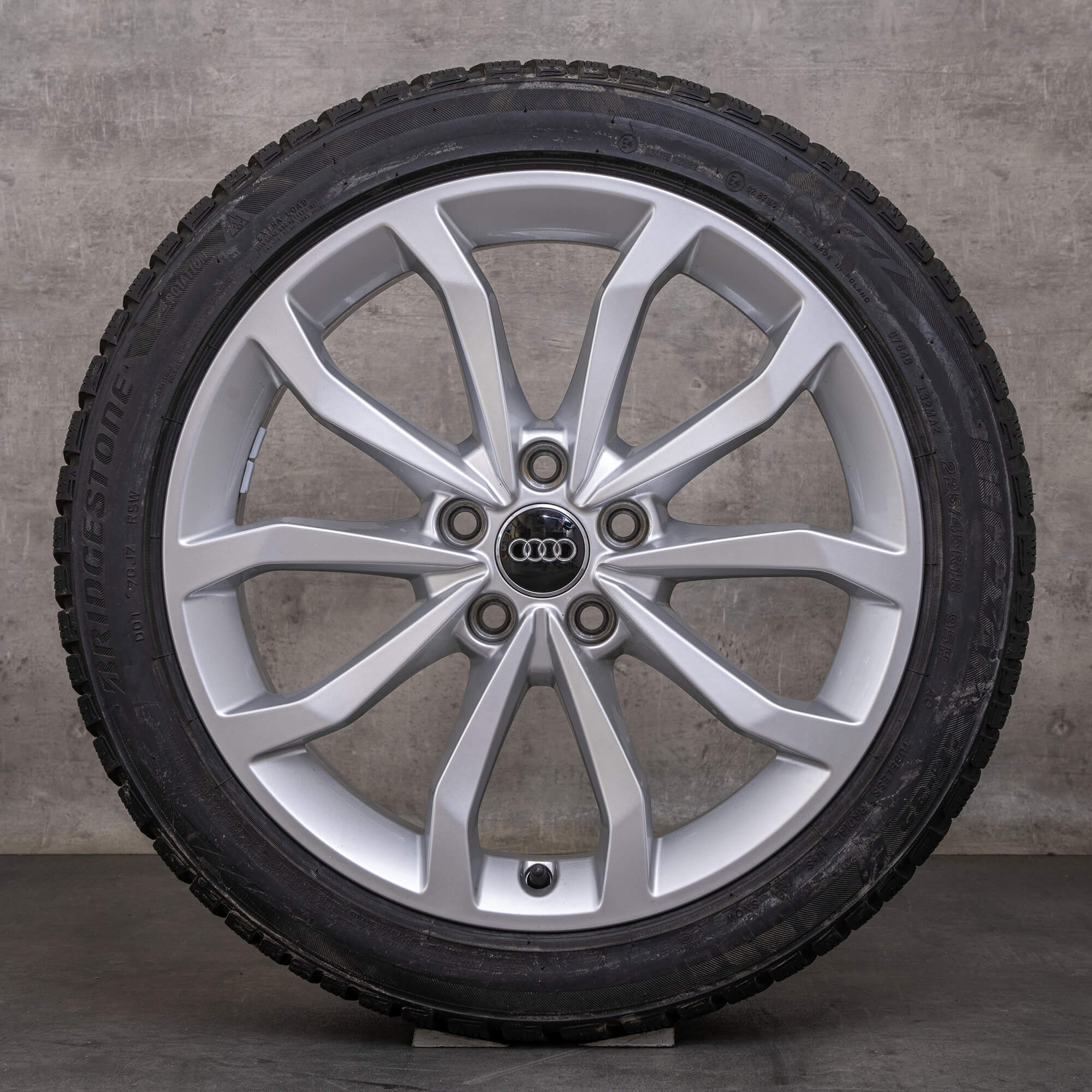 Alkuperäiset Audi A4 S4 talvirenkaat 18 tuuman B9 8W vanteet 8W0601025ED hopea kiiltävä