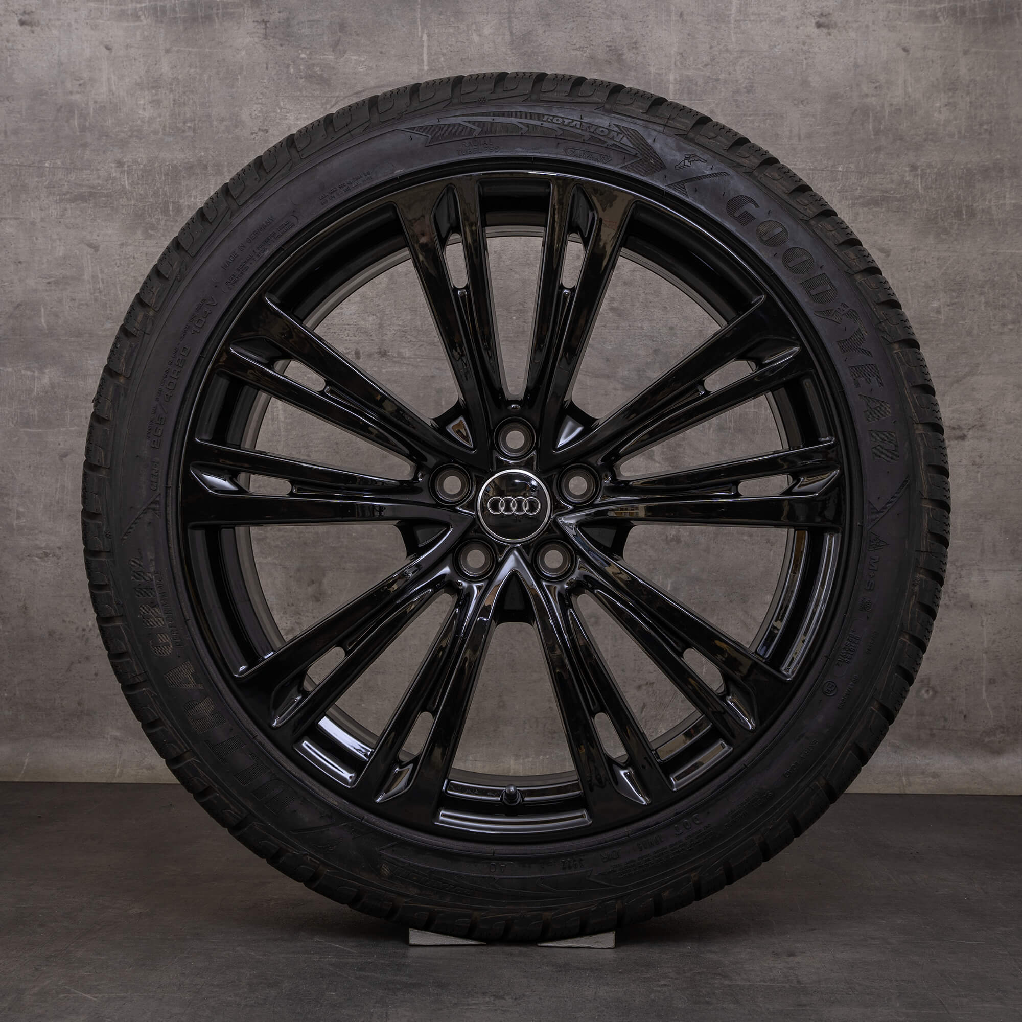 Oryginał Audi A8 S8 koła zimowe 20 cali 4N D5 felgi 4N0601025Q czarny błyszczący