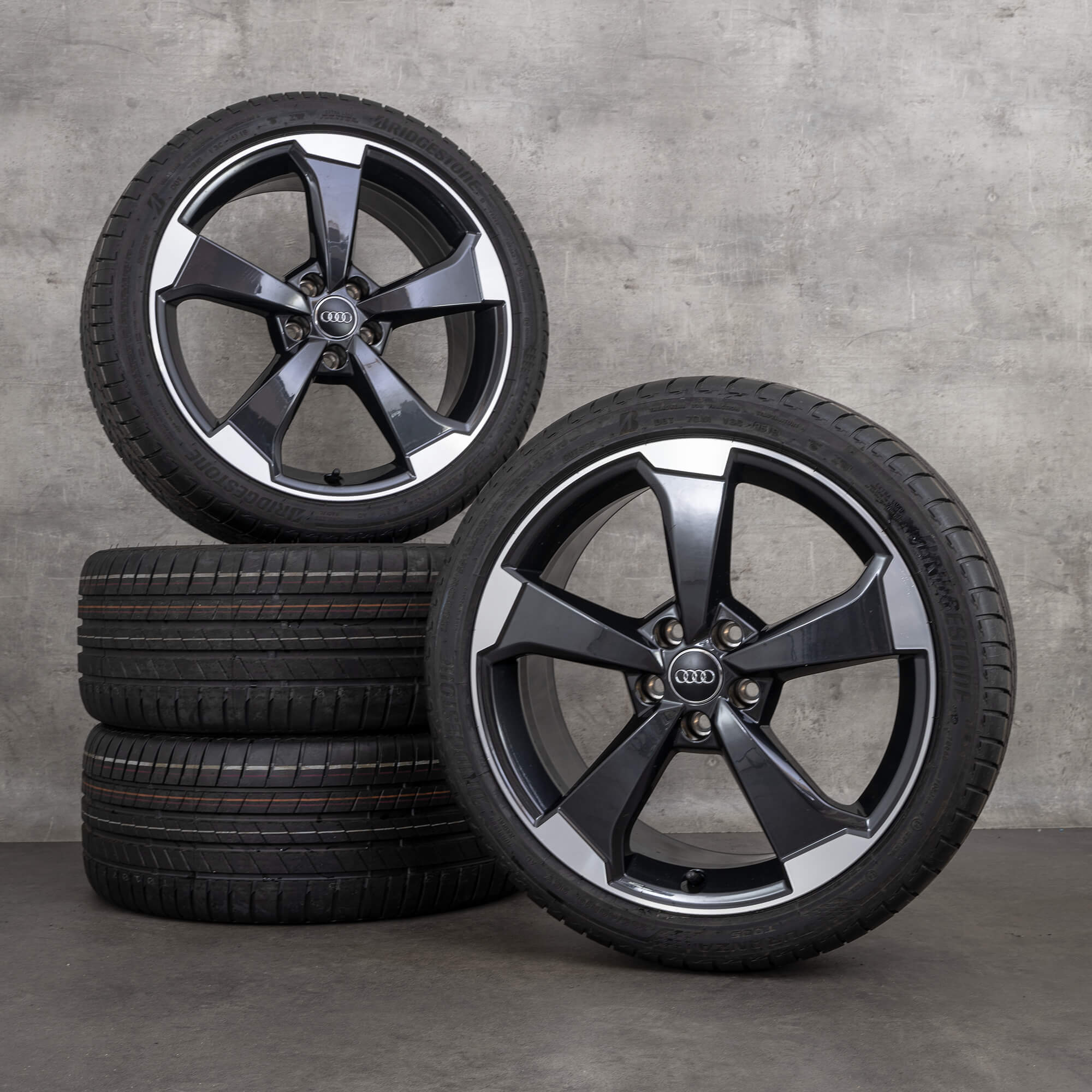 Audi Q2 SQ2 19 palcové ráfky letní pneumatiky 81A601025M Letní kola S line Rotor