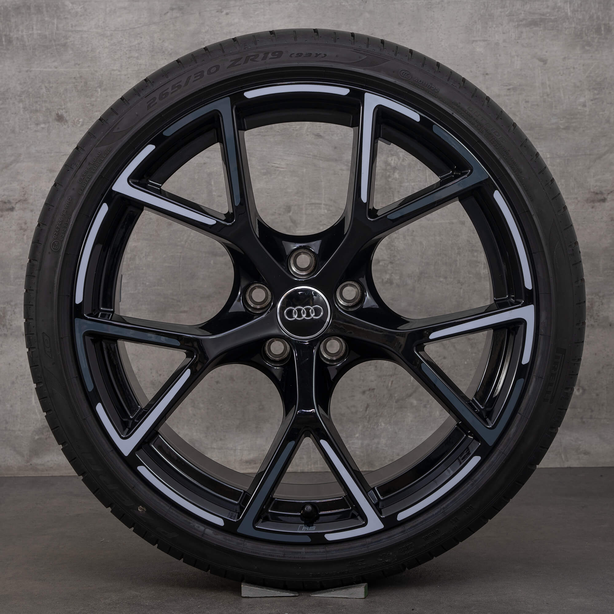 Audi felgi 19 cali RS3 8Y opony letnie koła 8Y0601025BR 8Y0601025BQ