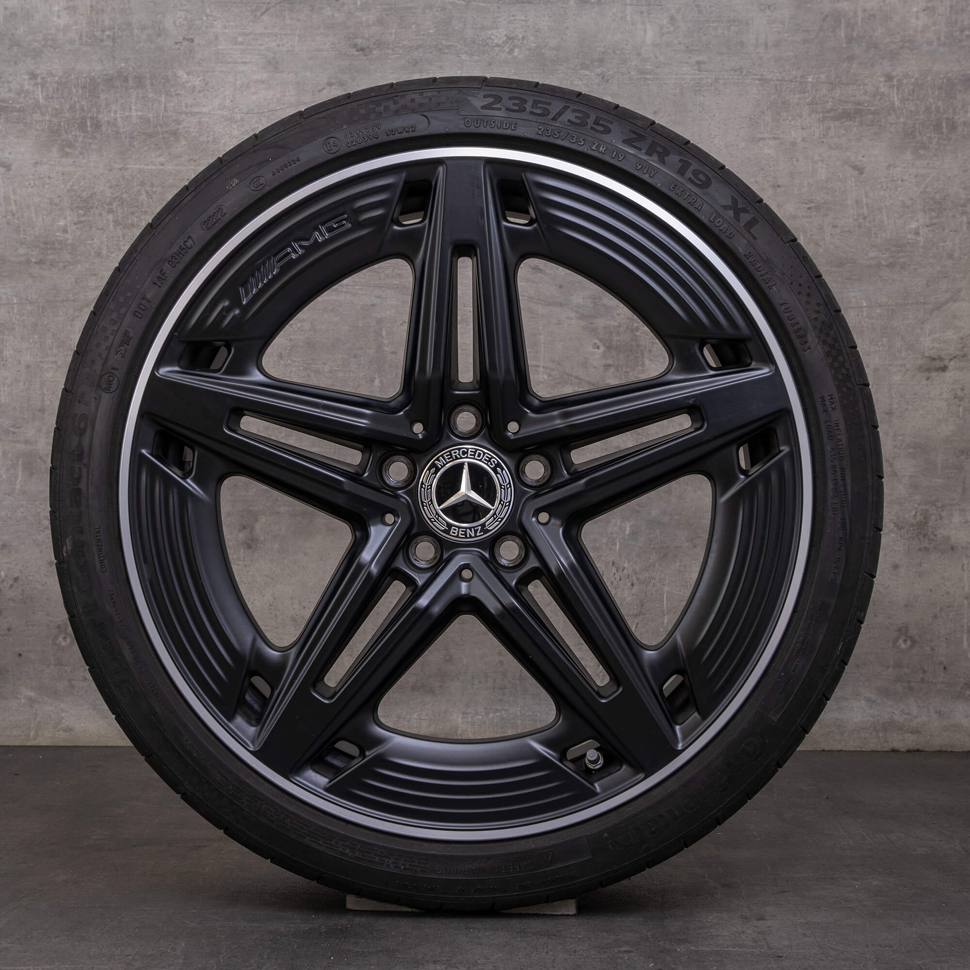 Oryginał Mercedes Benz Klasa A A35 AMG felgi 19 cali W177 V177 koła letnie A1774014400 czarny mat polerowane