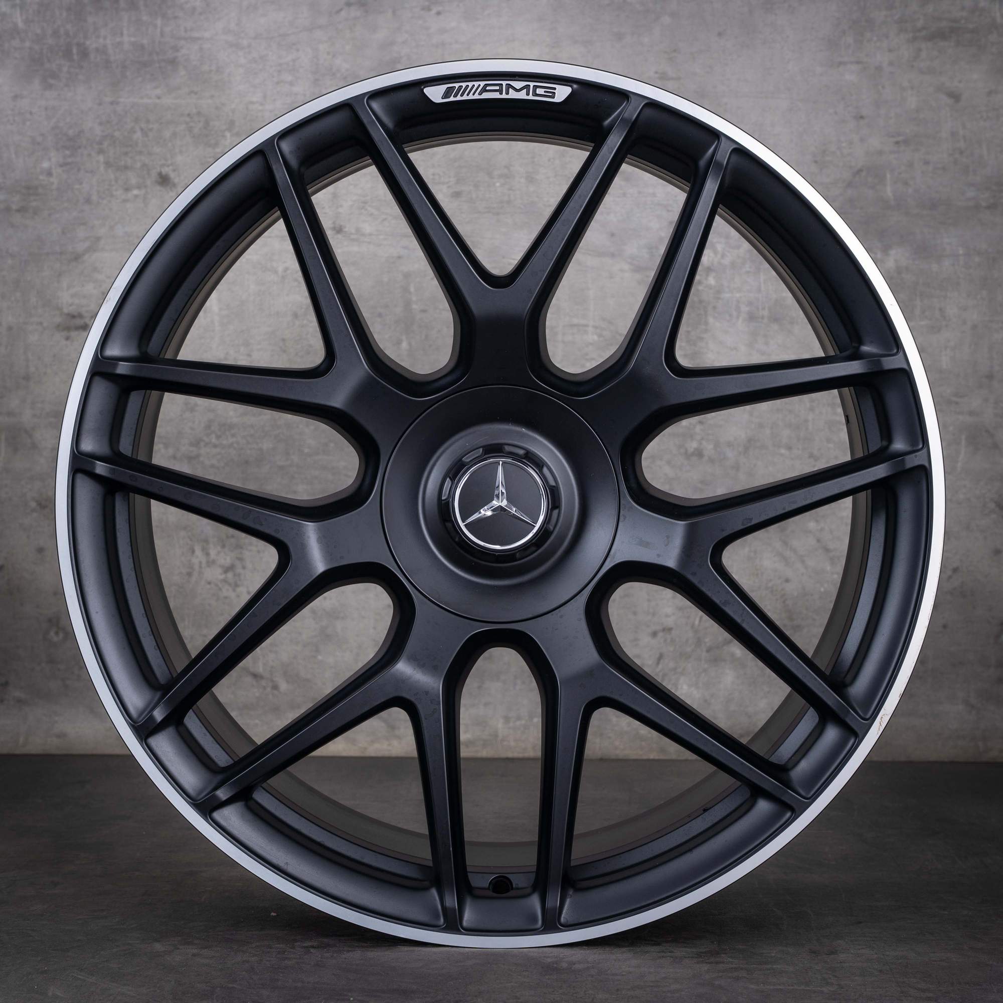 OEM Mercedes-Benz G-Class G63 AMG 22-inch rims W465 W463A A4634012000 Matte Black, diamond cut