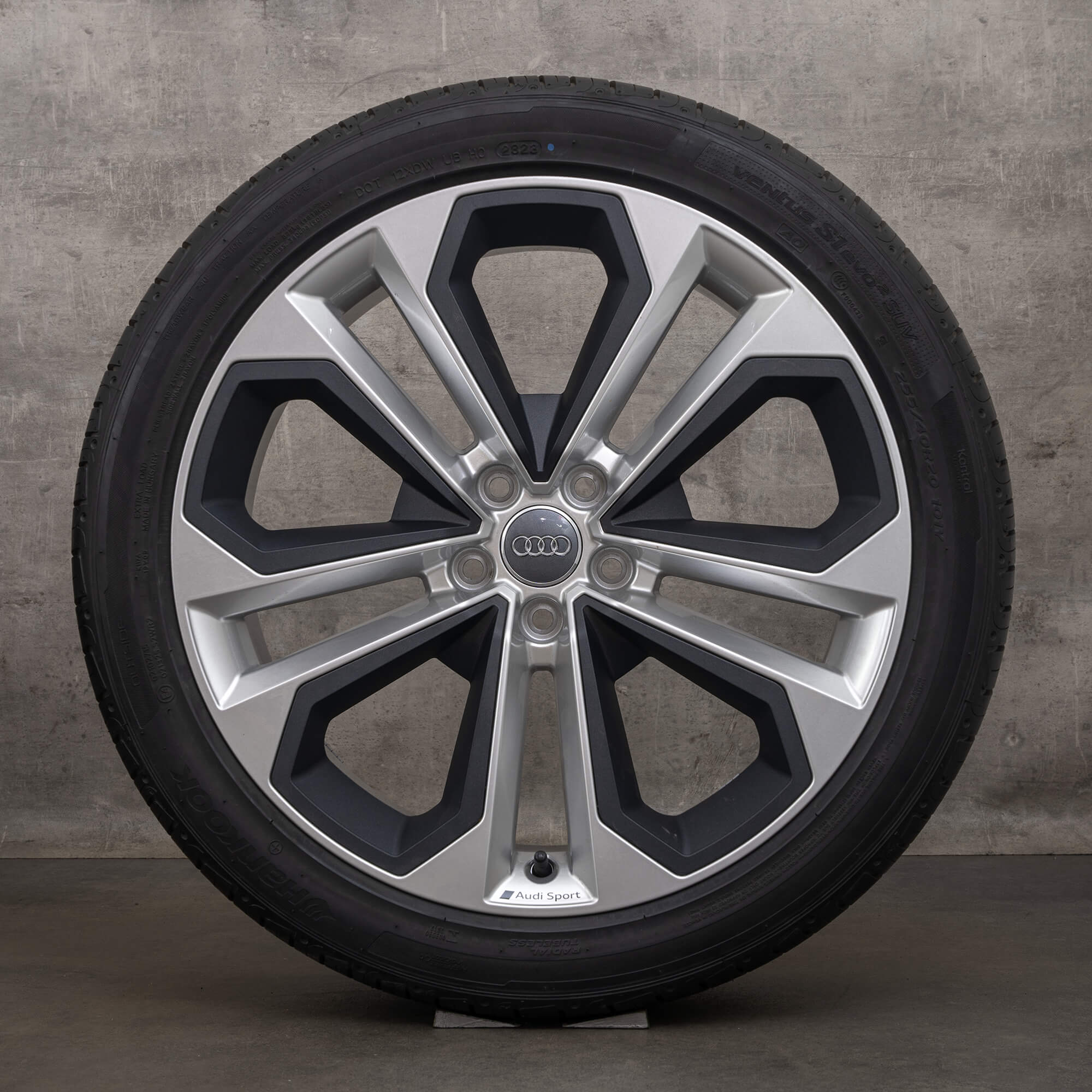 Originale Audi Q3 RS & Sportback hjul 20 tommer F3 sommerhjul DOT nye 83A601025E sølv