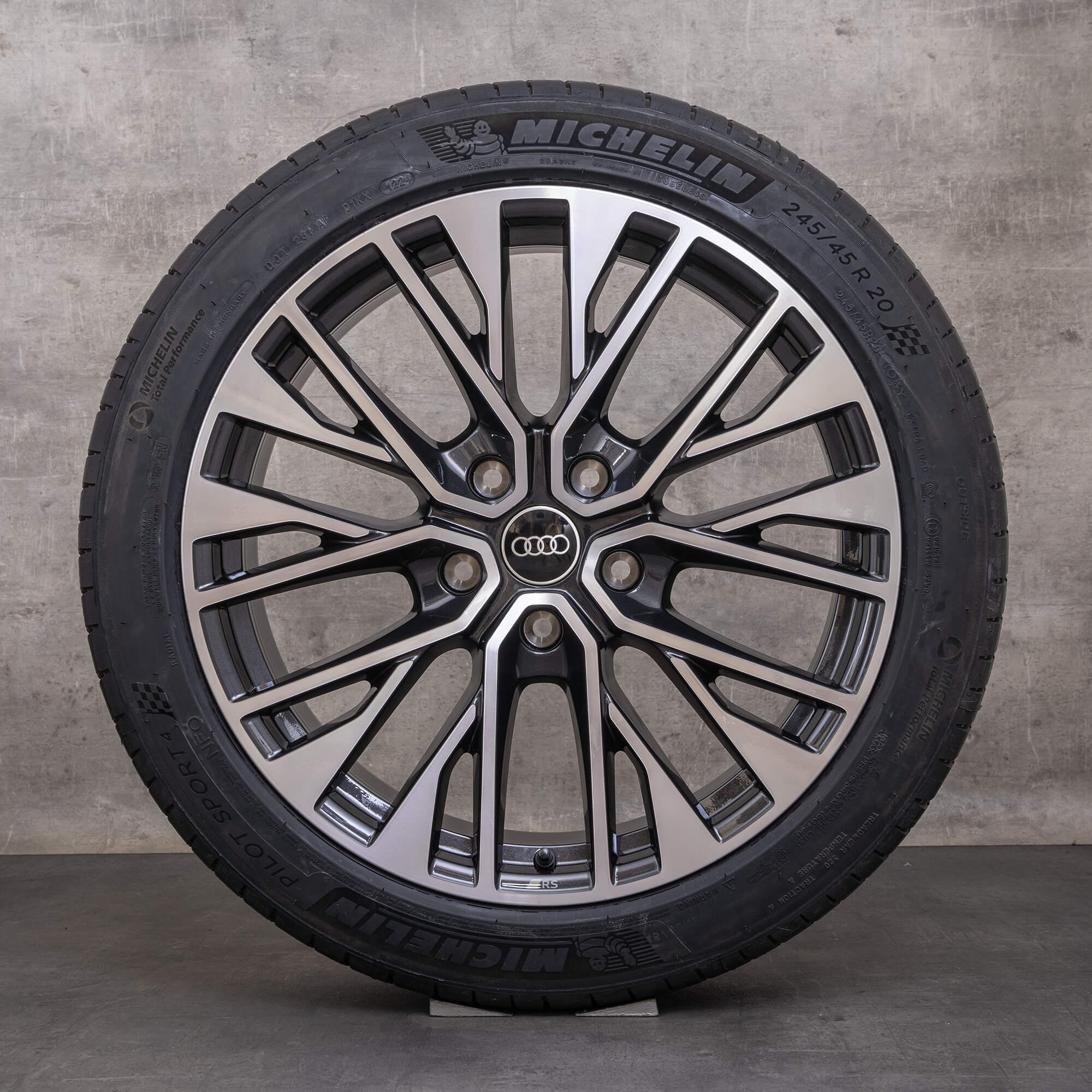 Original Audi e-tron GT fälgar 20 tum FW sommarhjul 4J3601025CE 4J3601025CF titan polerad NY