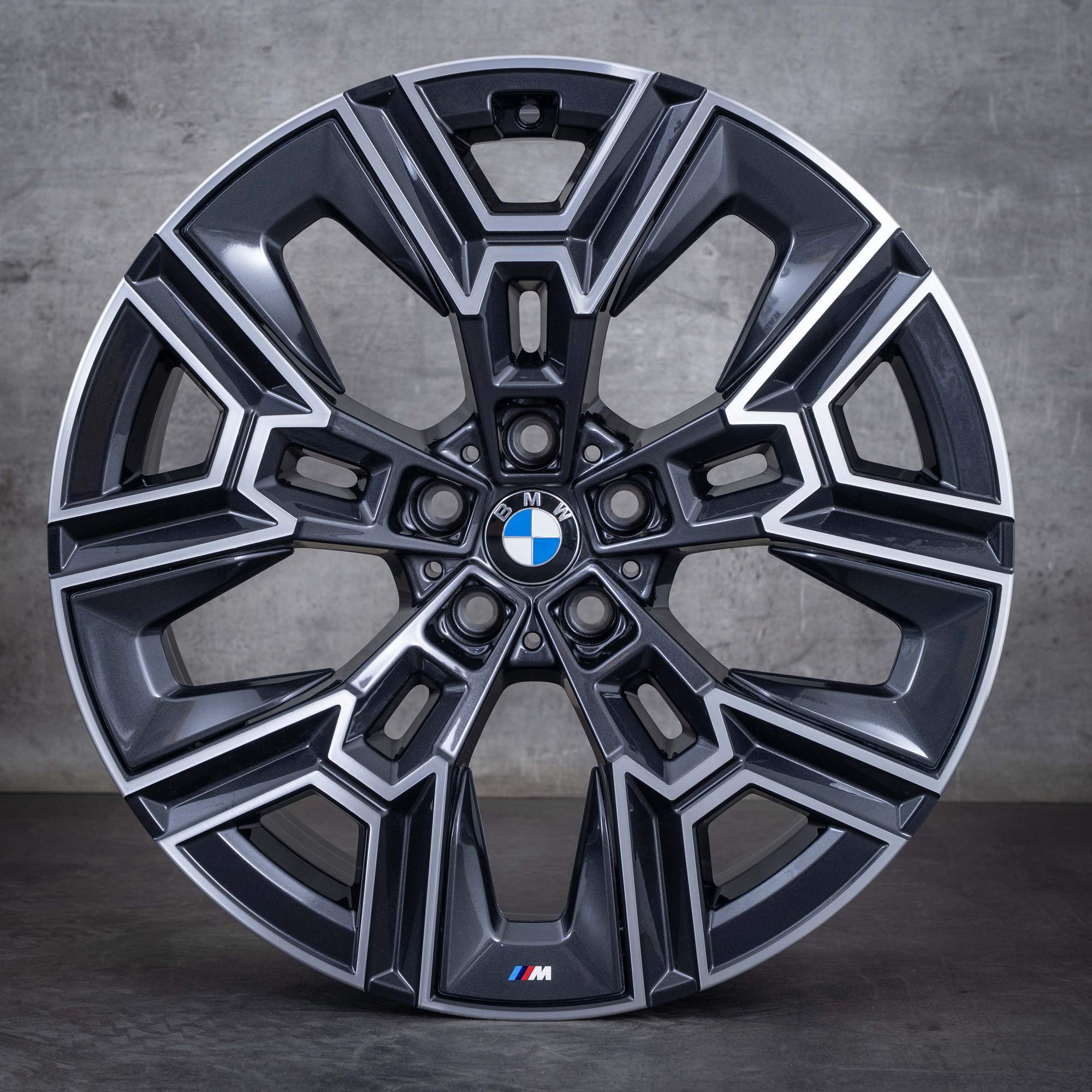 Oryginalne felgi BMW serii 5 i5 20 cali G60 G61 Styling 939 M 5A324E8 5A324E9 midnight grey Polerowane