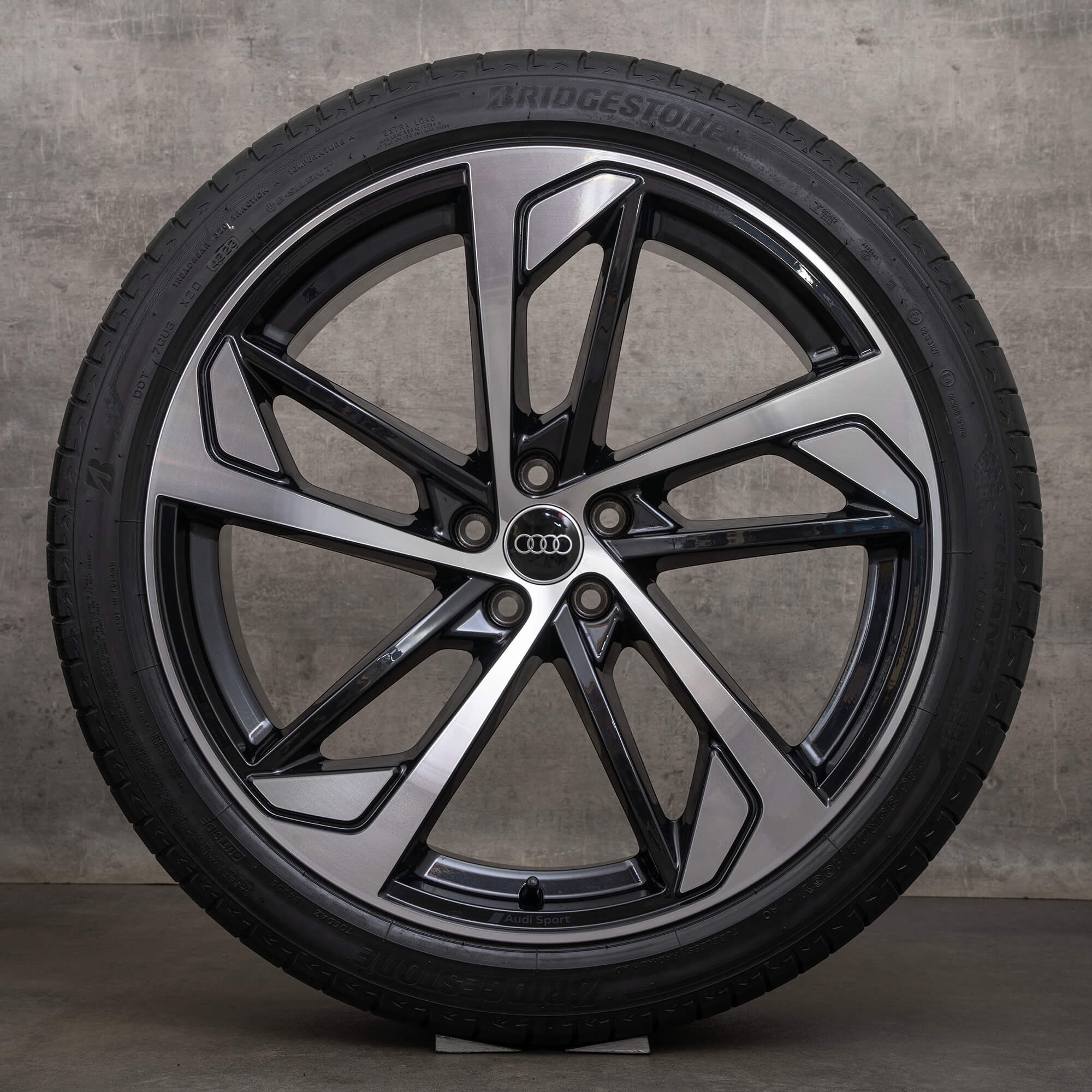 Audi Q7 SQ7 4M summer wheels 22 inch rims tires 4M0601025CN