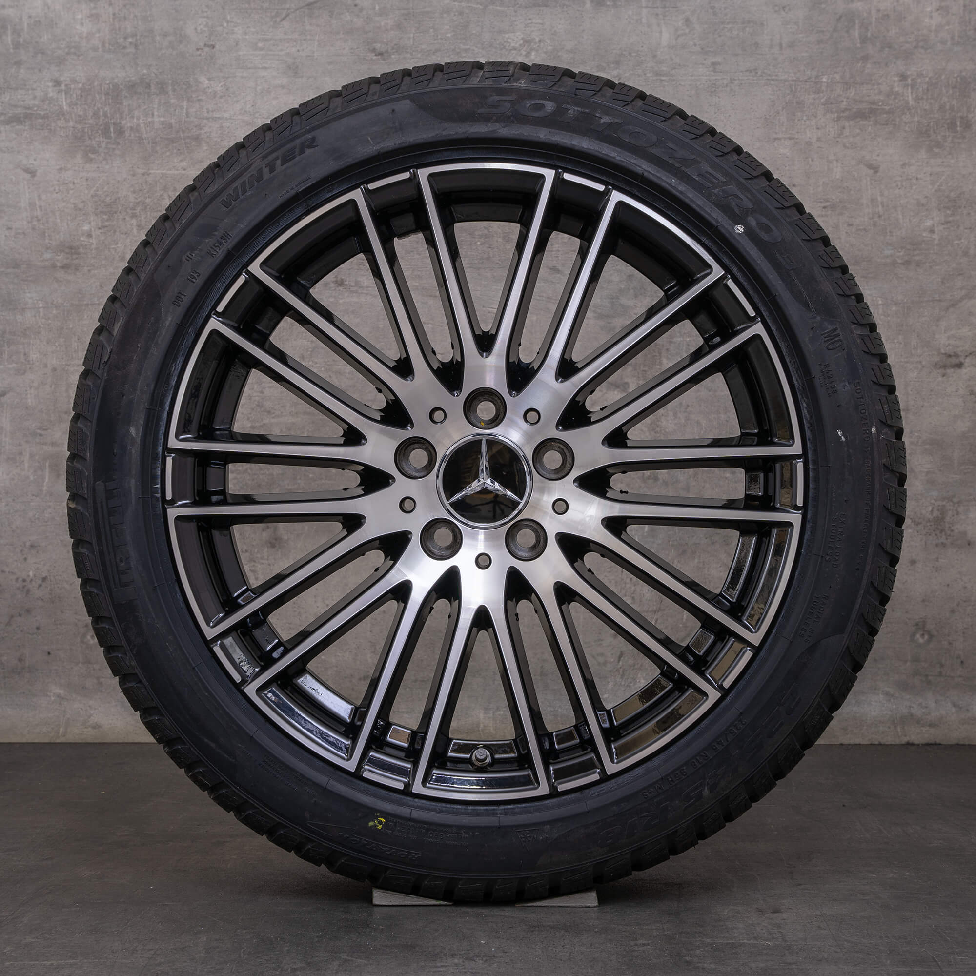 Alkuperäiset Mercedes Benz C-sarjan talvirenkaat 18 tuuman W206 S206 vanteet DOT23 A2064014900 musta kiillotettu