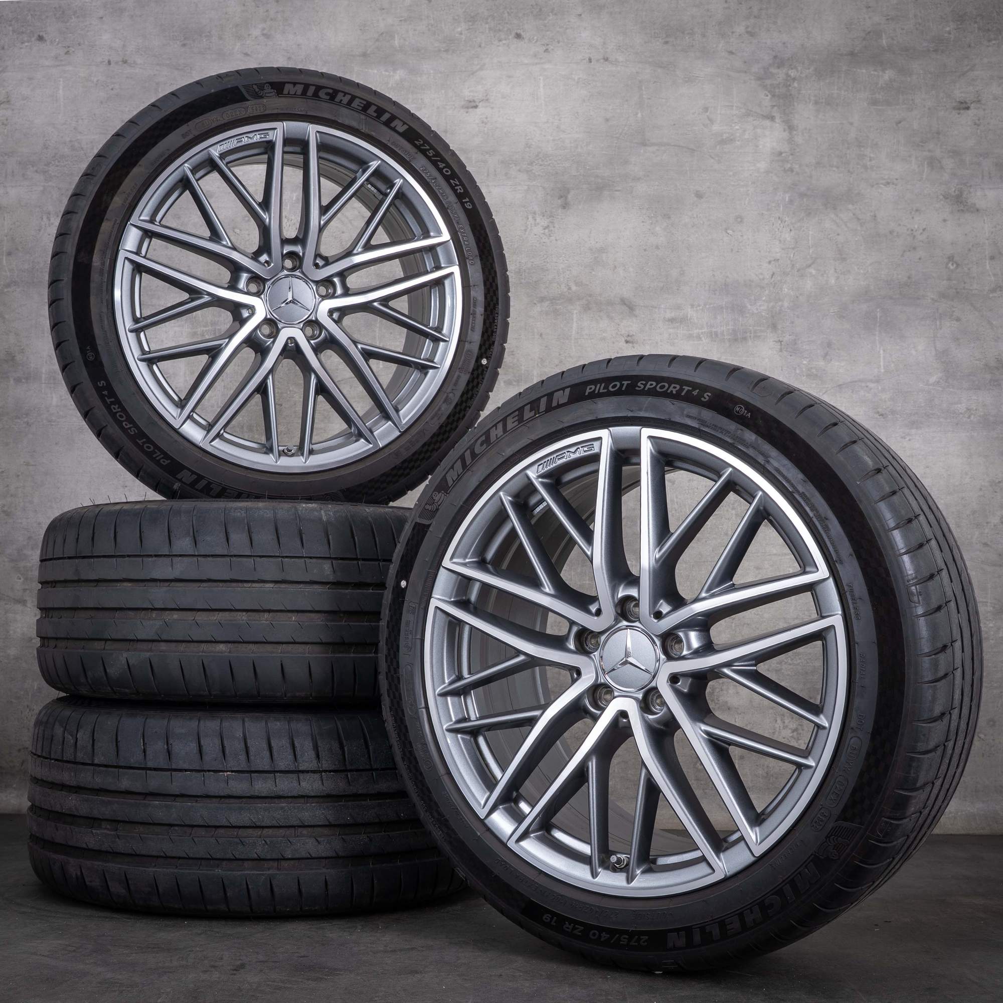 Originele Mercedes-Benz C-Klasse 63 AMG S E Performance winterbanden op velg 19 inch S206 velgen A2064012900 A2064012400 titaniumgrijs met diamond cut