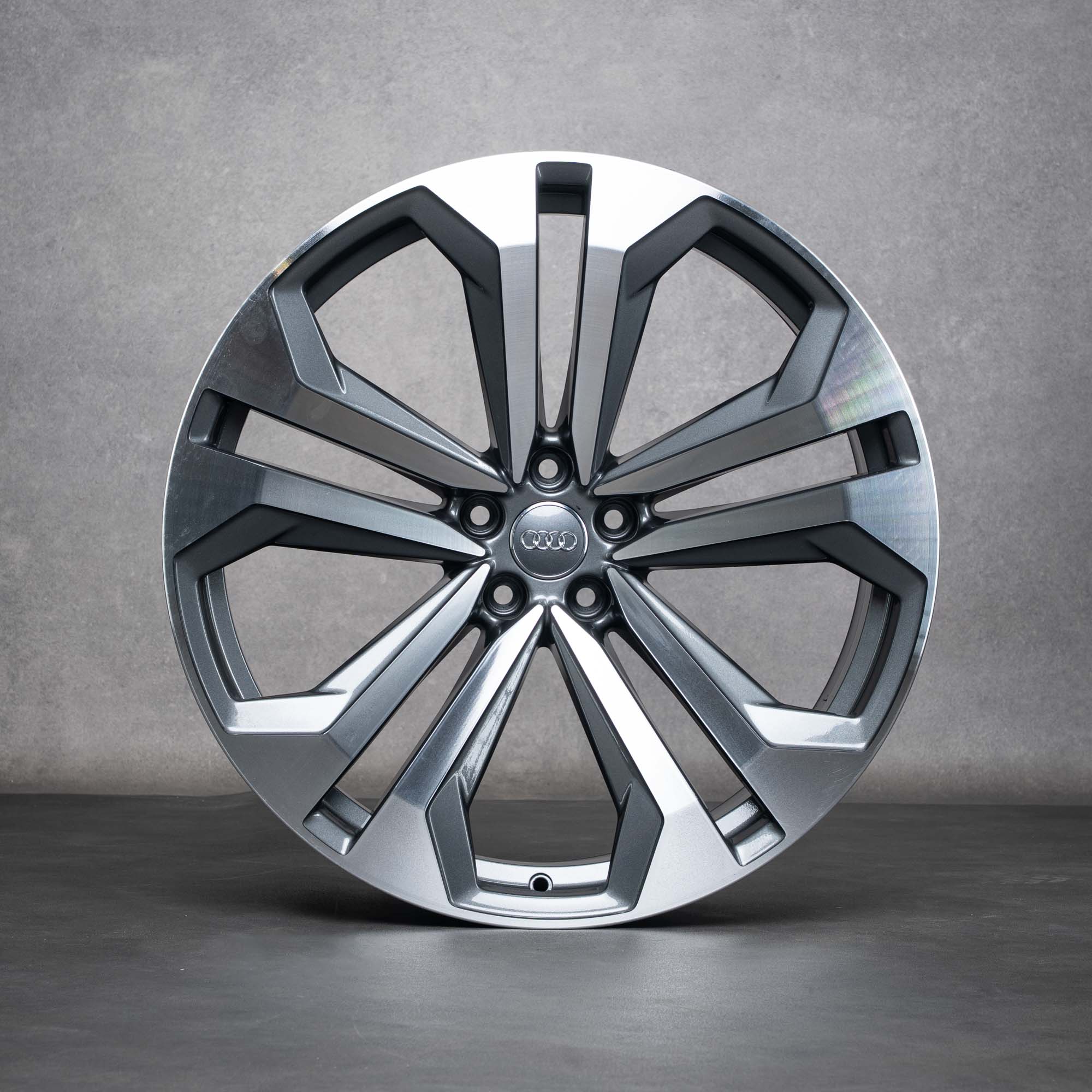 OEM Audi Q8 SQ8 rims 22 inch 4M8 summer wheels 4M8601025K titanium polisched