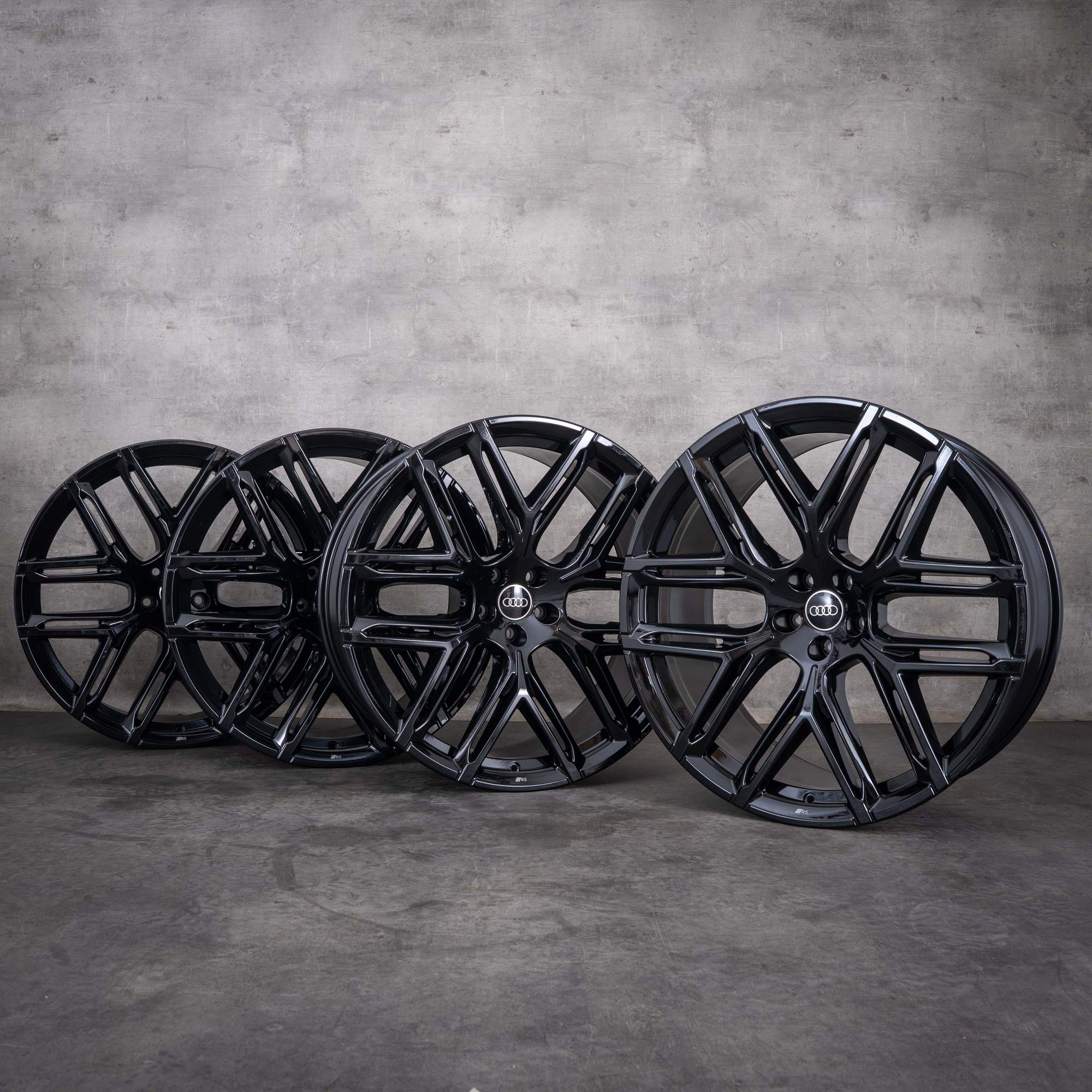 Oryginalne felgi Audi RS Q8 23 cale 4M8 4M8601025BJ czarne z połyskiem