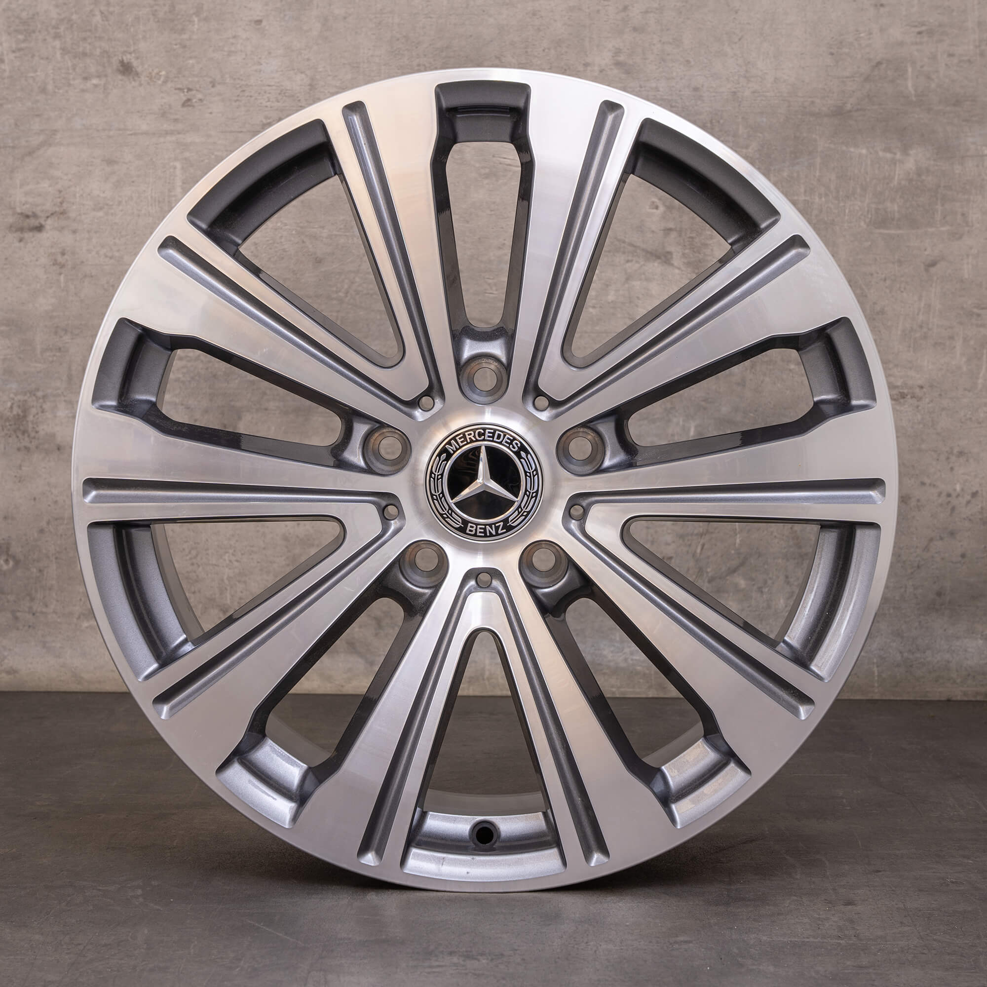 Original Mercedes Benz G-Class ráfky na auto 19 palců W463 A4634011100 himalaya šedé lesklé soustružené NOVÉ