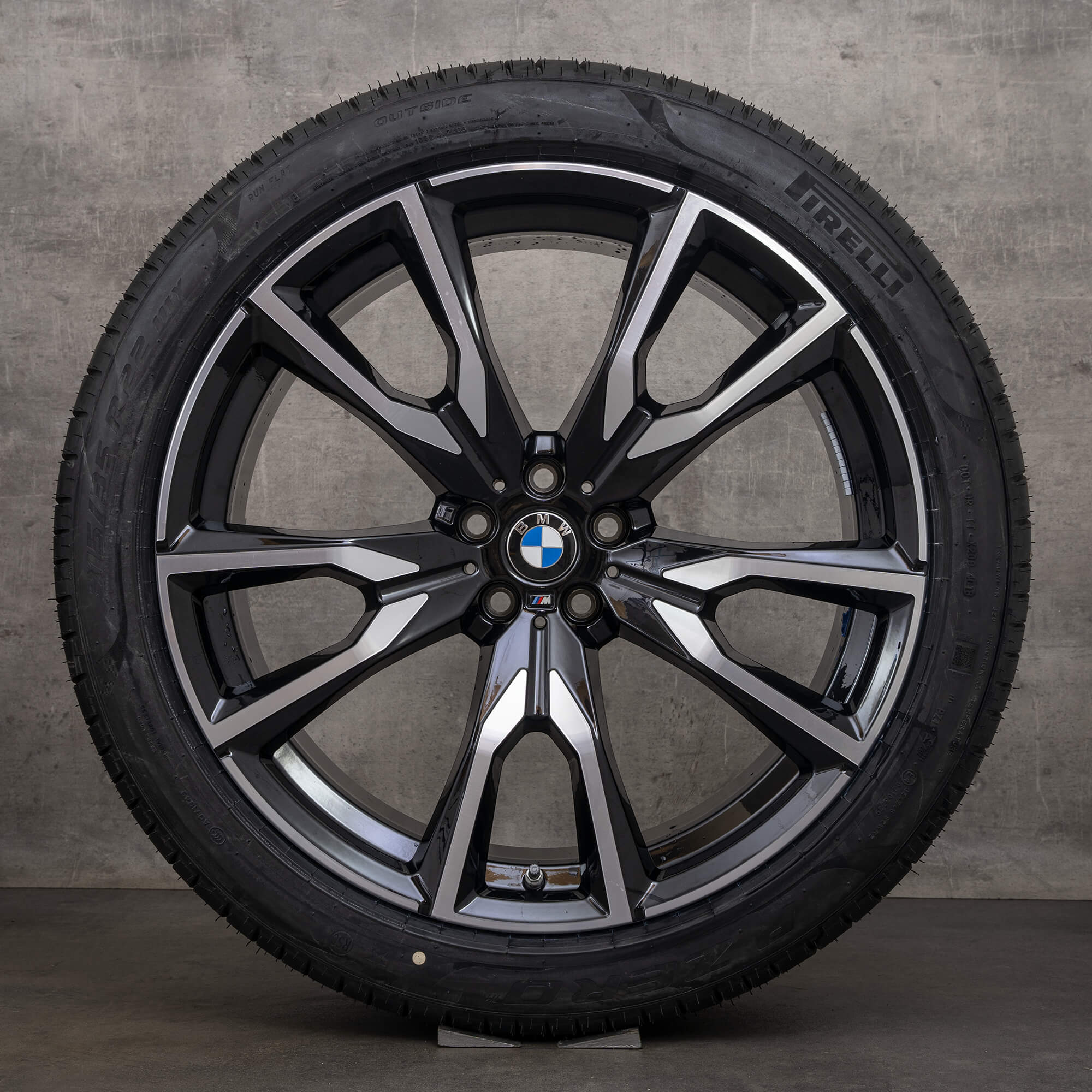 BMW X7 G07 summer wheels 22 inch rims tires 8074221 8090108 755 M