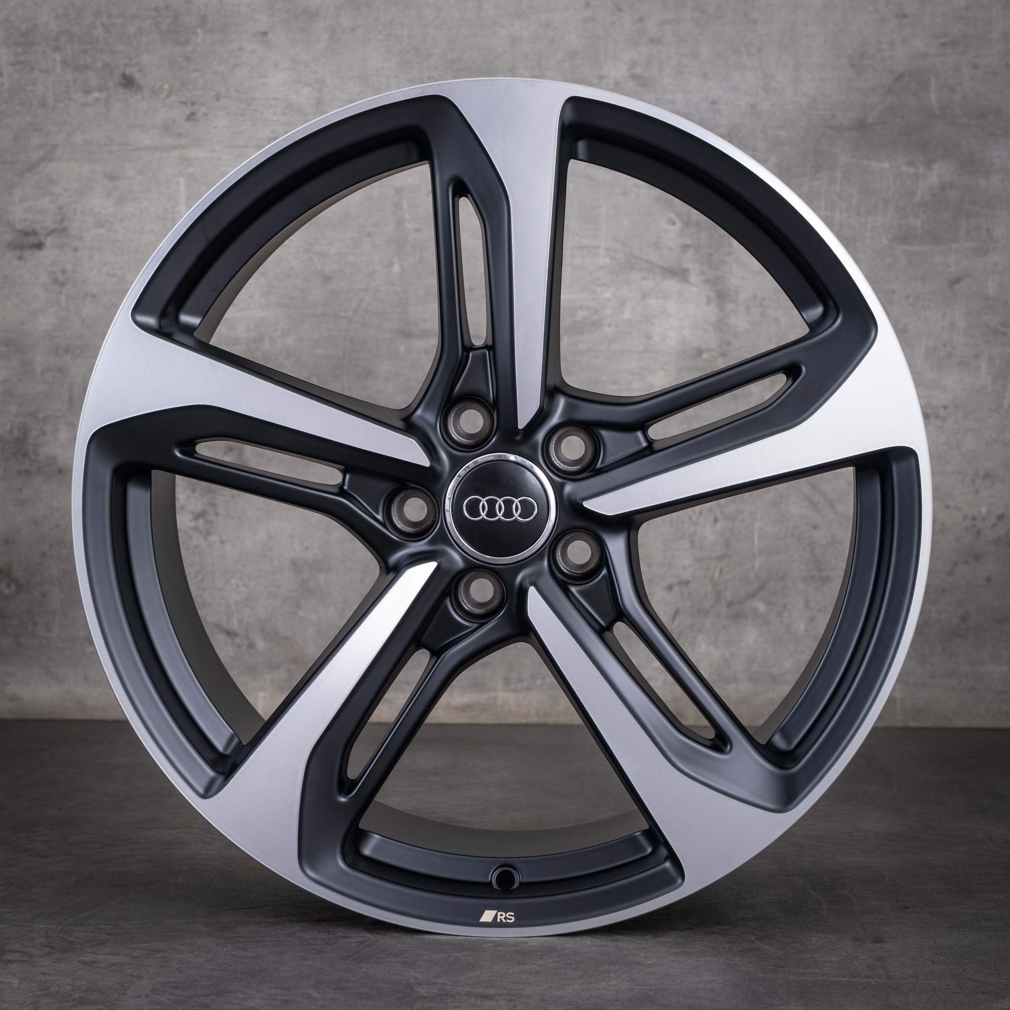 Alkuperäiset Audi TT TTS TTRS -vanteet 19 tuumaa FV 8S 8S0601025T mattamusta diamond cut UUDET