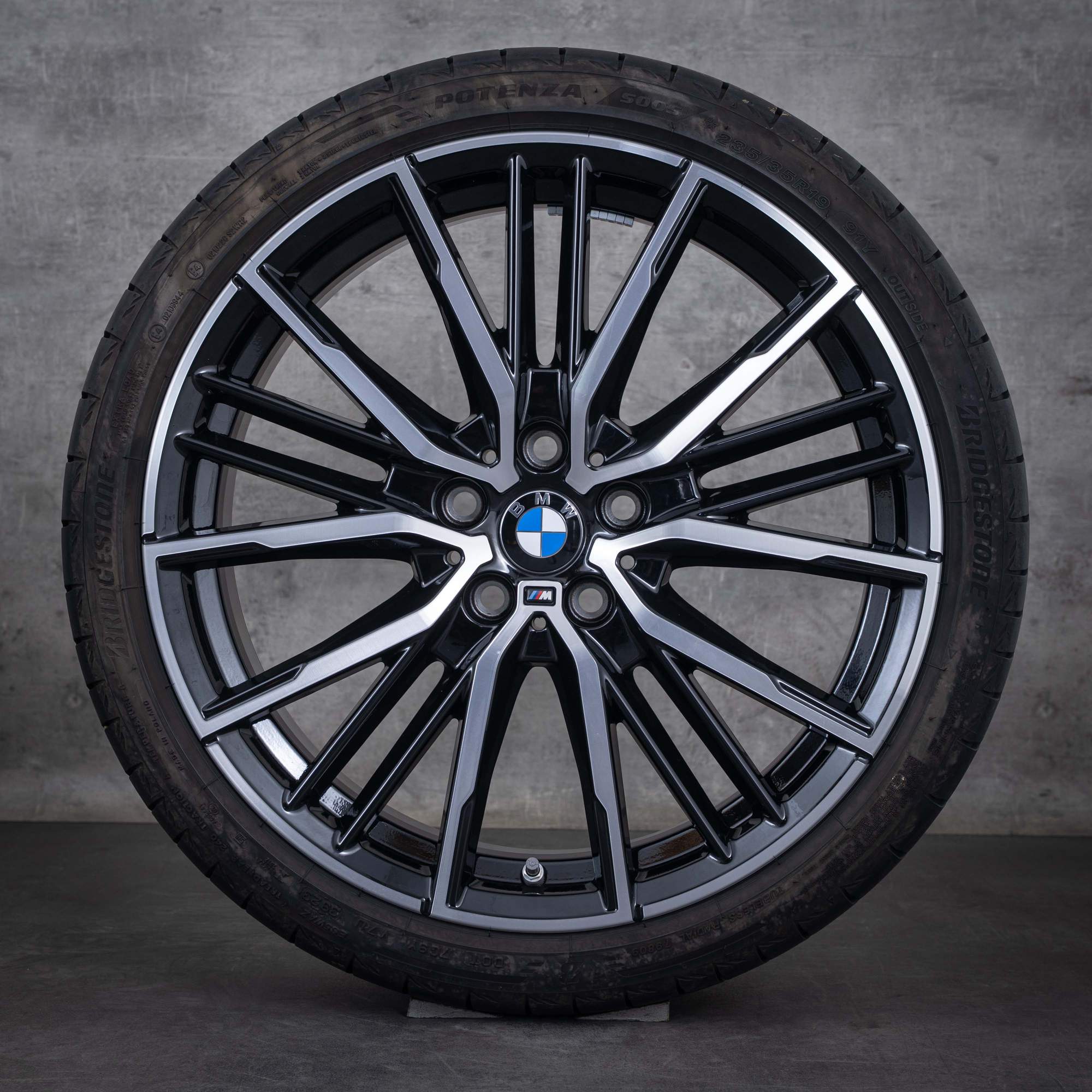 Oryginał BMW Seria 1 2 koła 19 cali F40 F44 Gran Coupe letnie stylizacja 552 M 8092356 czarny Polerowane