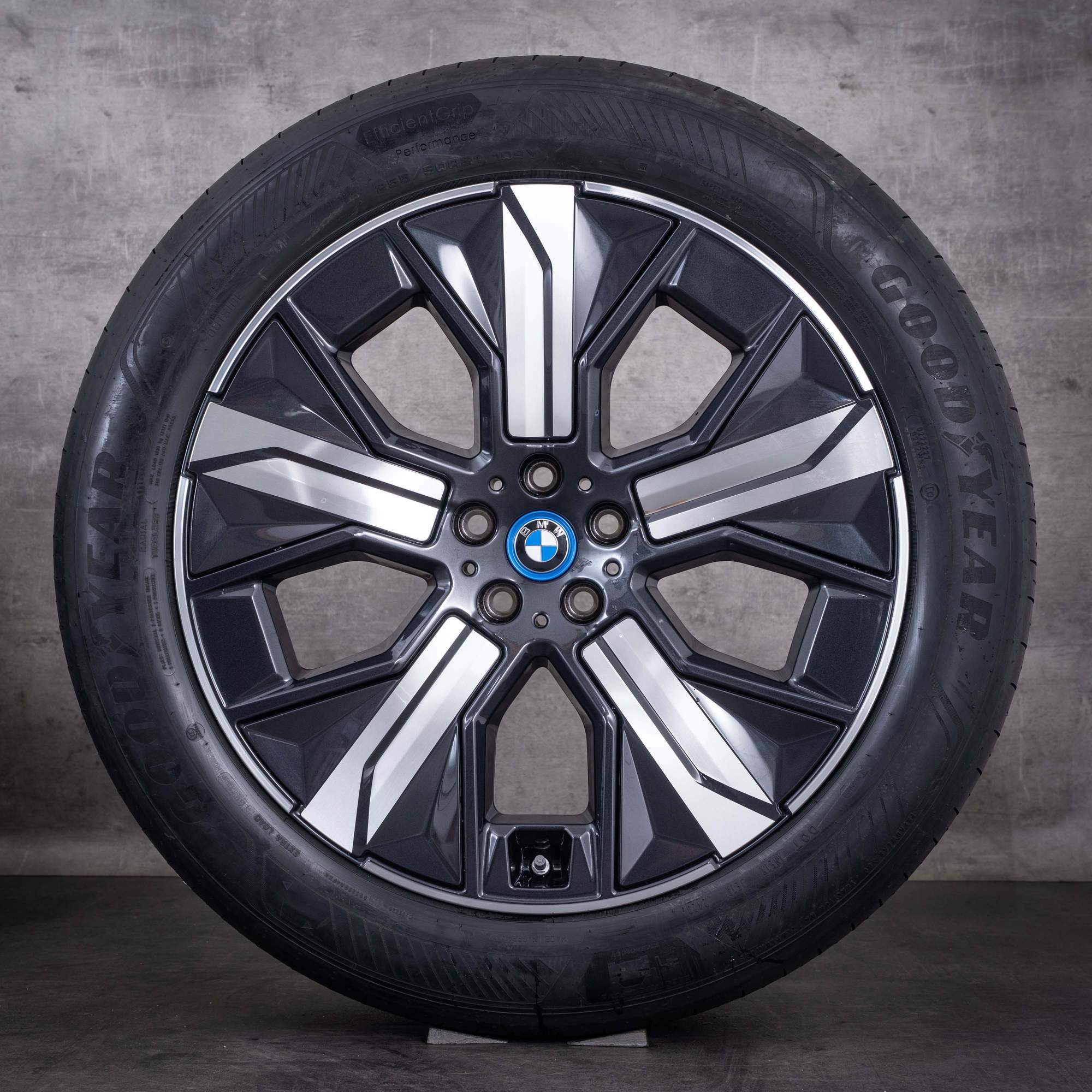 Alkuperäiset BMW iX -talvirenkaat 21 tuumaa i20-vanteet malli 1012 Aerodynamik 5A41F90 diamond cut midnight grey