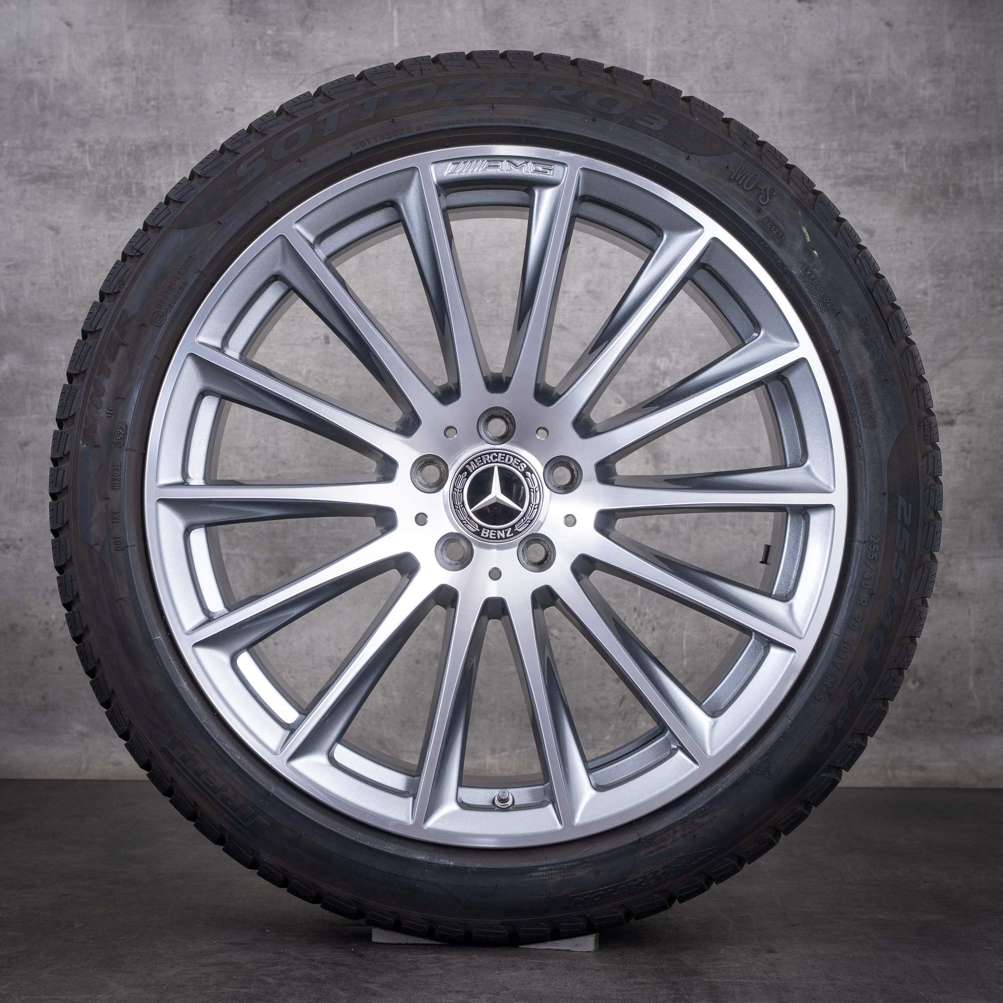 Oryginalne koła zimowe Mercedes-Benz Klasy S AMG 20 cali model W223 felgi A2234011500 kolor himalaya grey w wersji z efektem diamond cut